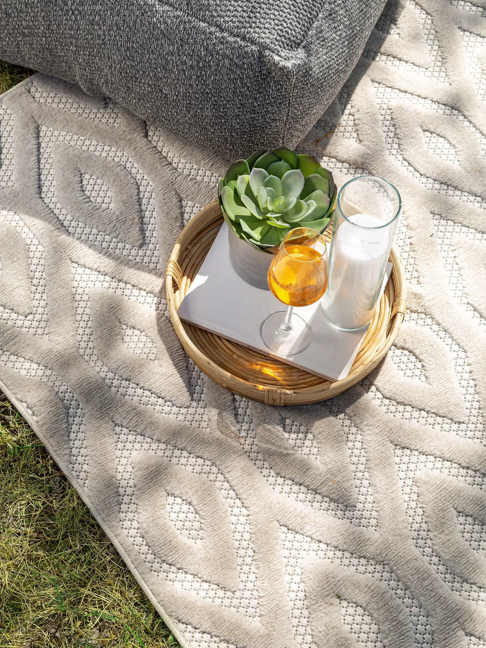 Rug made of 100% Polypropylen in Beige with a 100% Polypropylen high pile by benuta