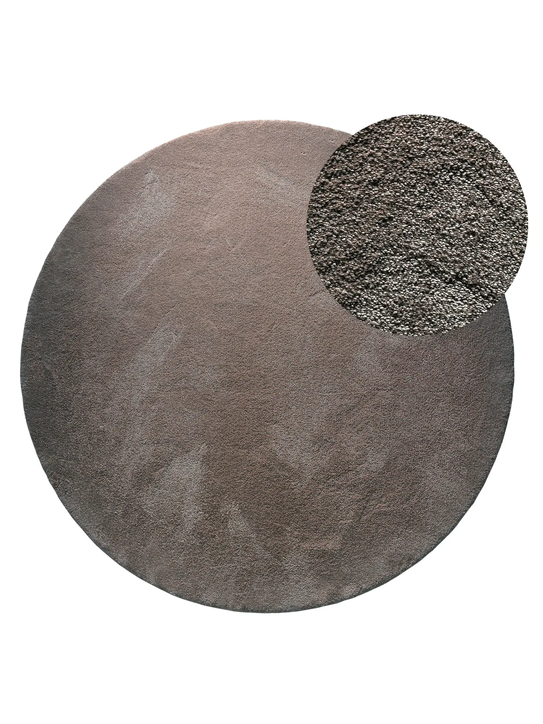 Rug made of 100% Polypropylen in Taupe with a 100% Polypropylen high pile by benuta Nest