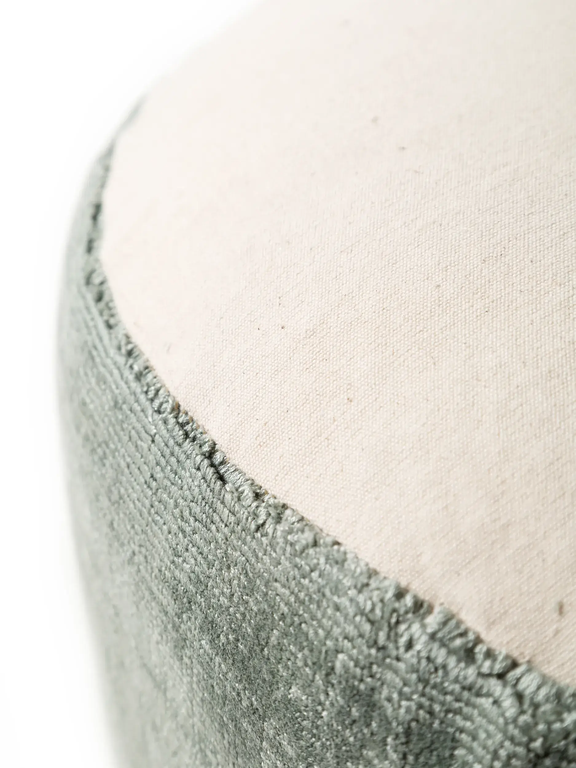 Poef Nova Lichtgroen in Effen-ontwerp van 100% Viscose door benuta pure