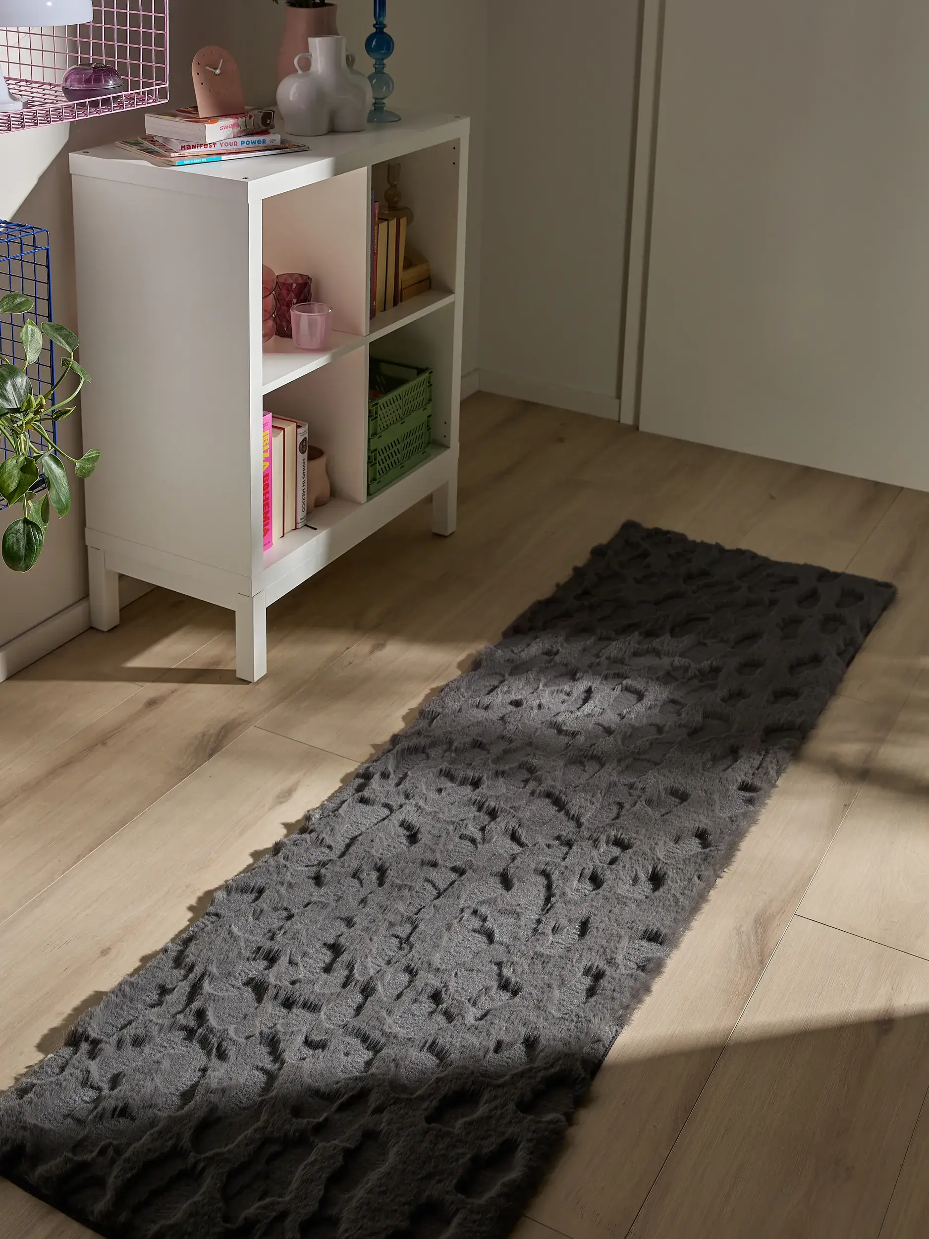 Rug made of 100% Polyester in Grau with a 100% Polyester high pile by benuta Pop