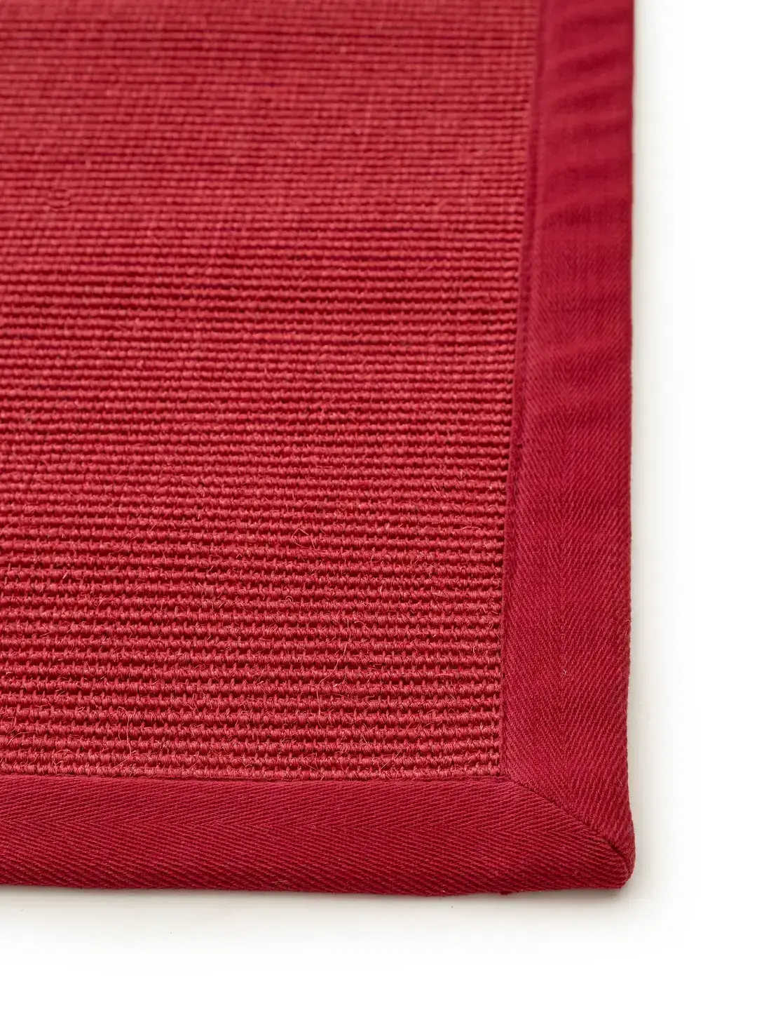 Teppich aus 100% Sisal in Rot mit 100% Sisal hohem Flor von benuta Nest