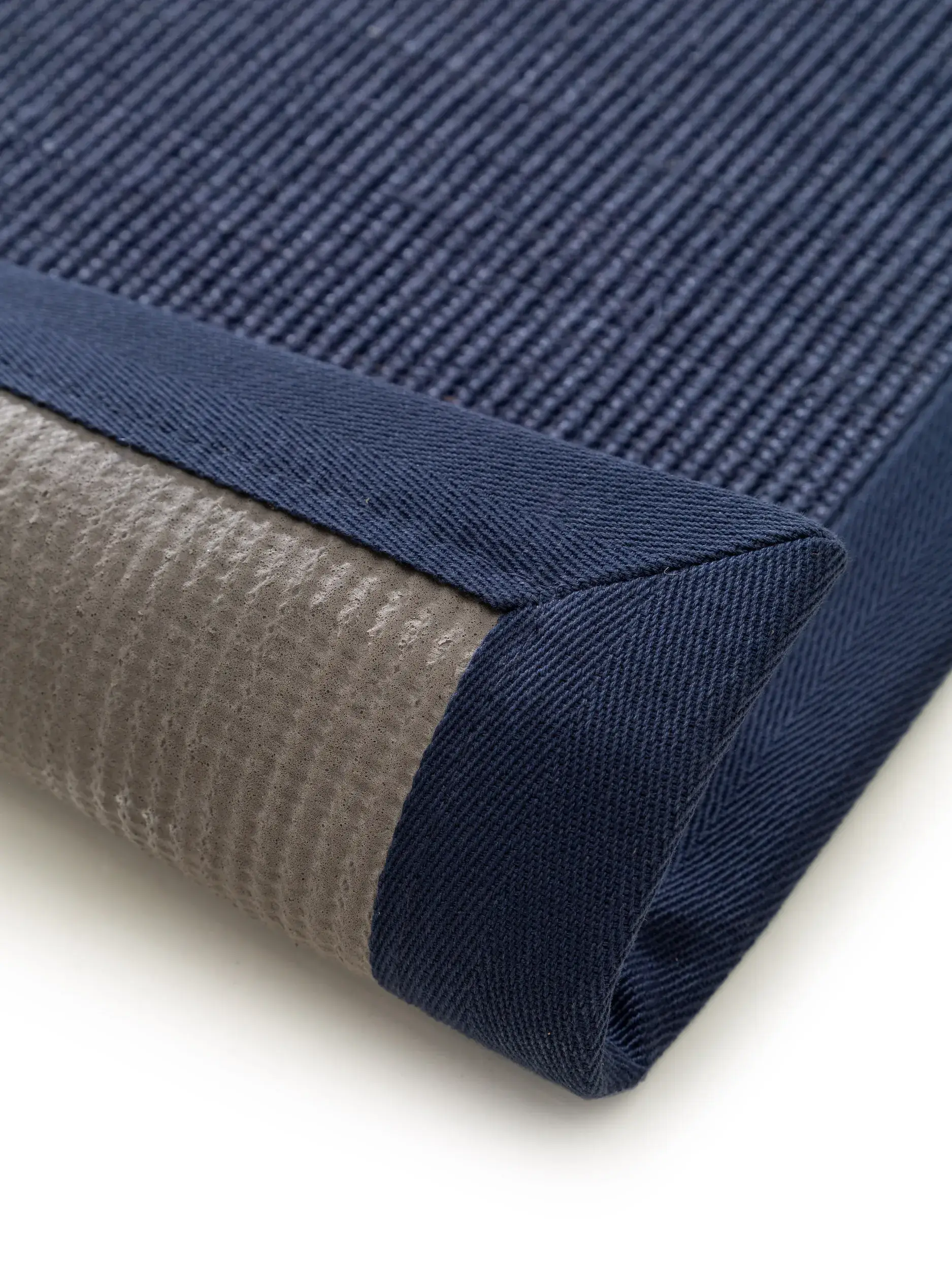 Fußmatte Sana Blau im Design Bordüre aus 100% Sisal von benuta Nest