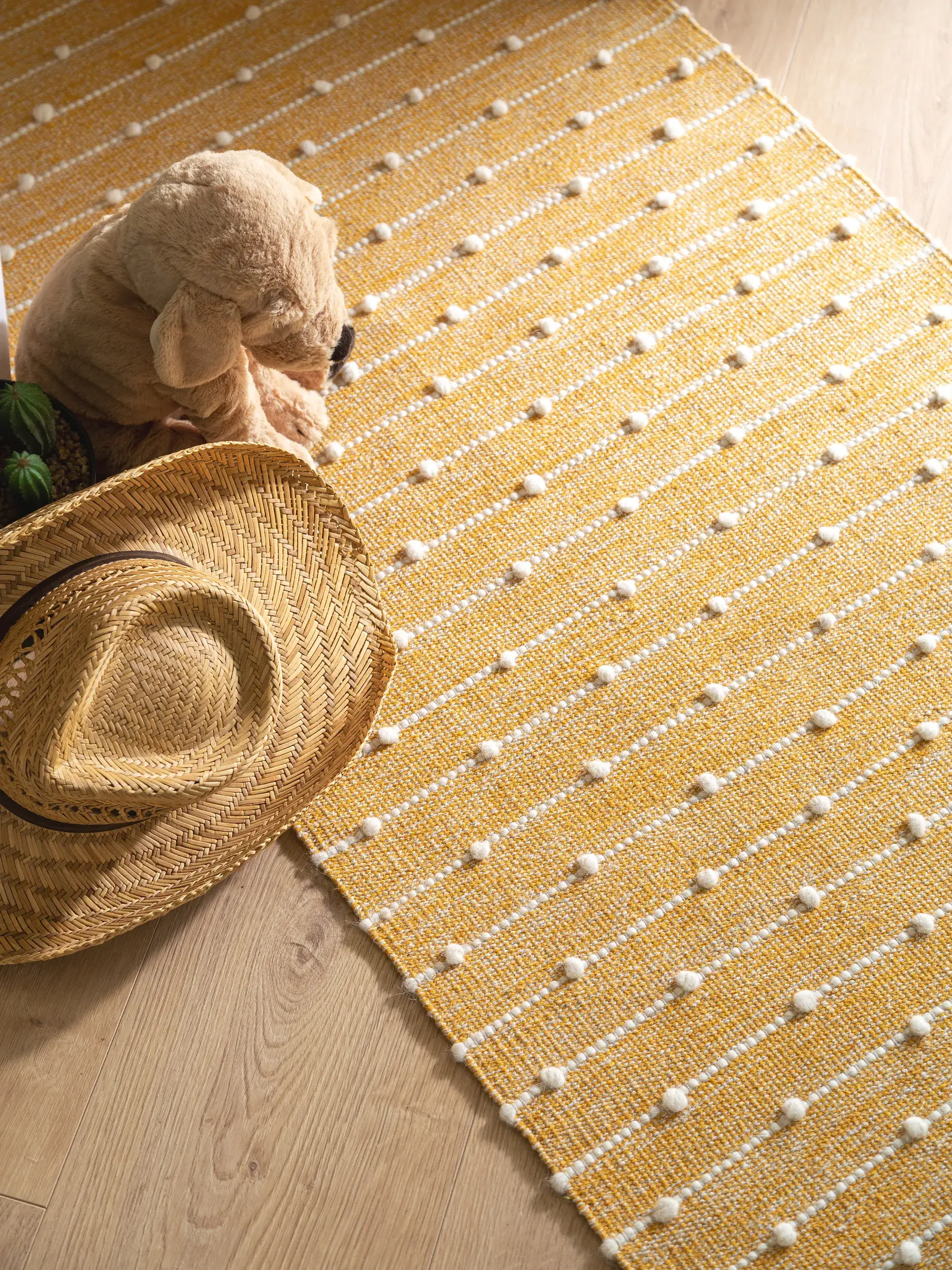Teppich aus 80% Baumwolle, 20% Wolle in Gelb mit 80% Baumwolle, 20% Wolle hohem Flor von Lytte