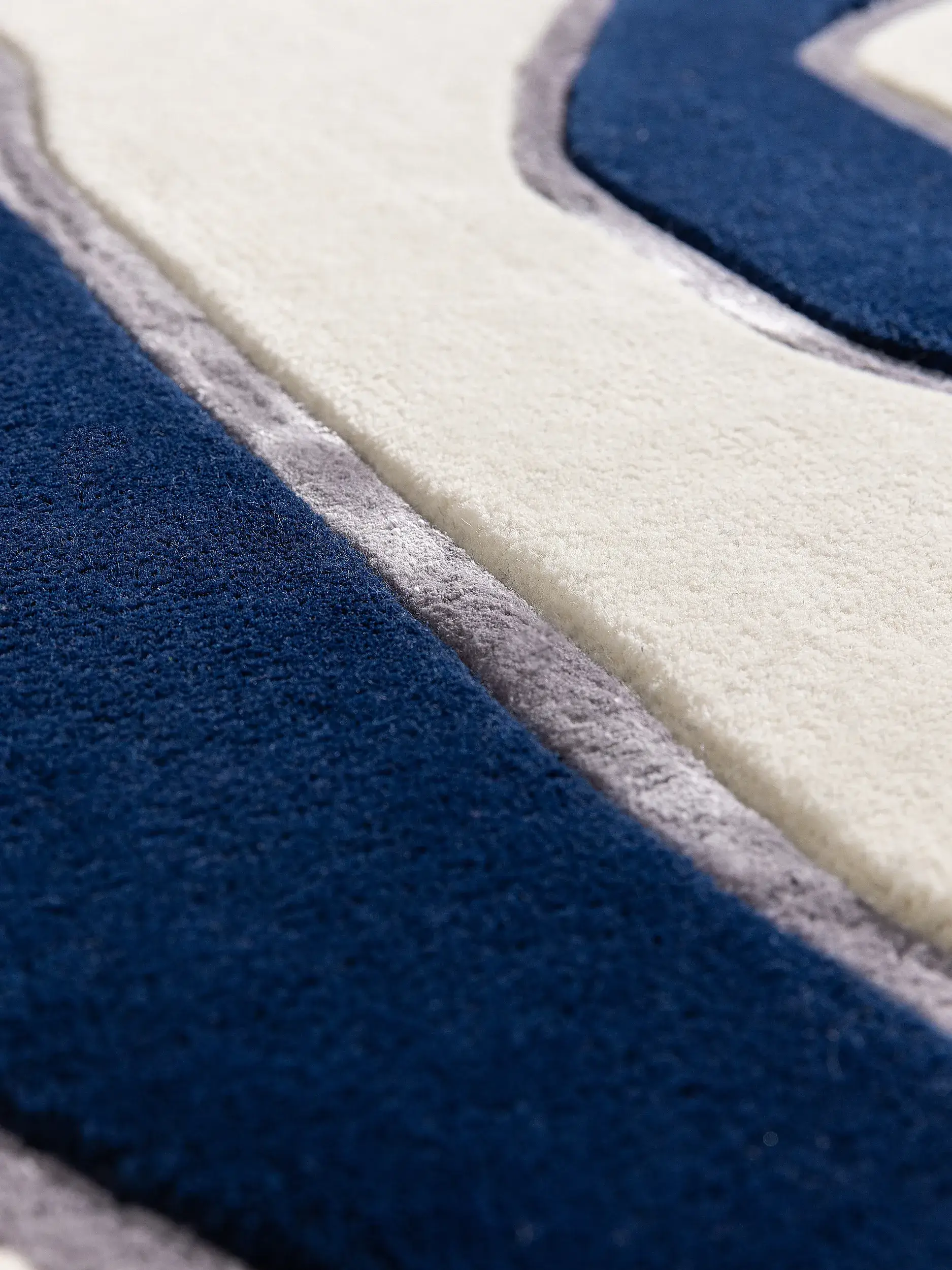 Koberec z 90% Wolle, 10% Lyocell (Tencel™) v Blau s vlasem výšky 90% Wolle, 10% Lyocell (Tencel™) od benuta Finest