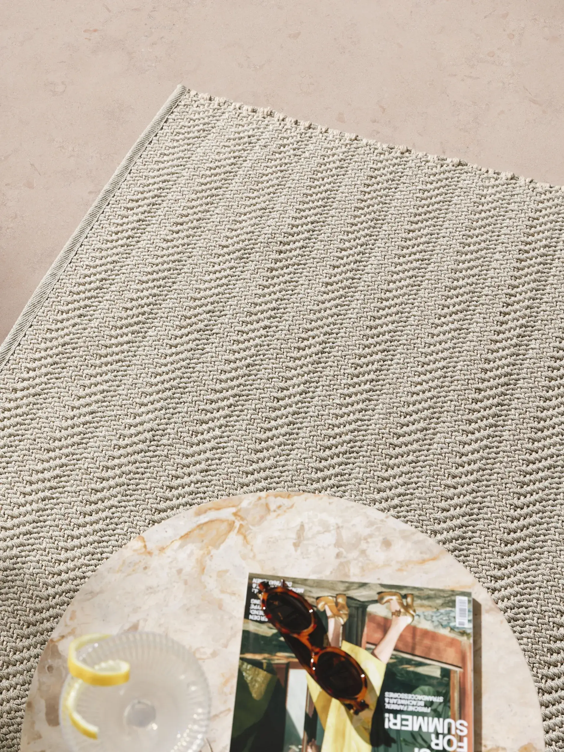 Teppich aus 100% Polypropylen in Beige mit 100% Polypropylen hohem Flor von benuta Finest