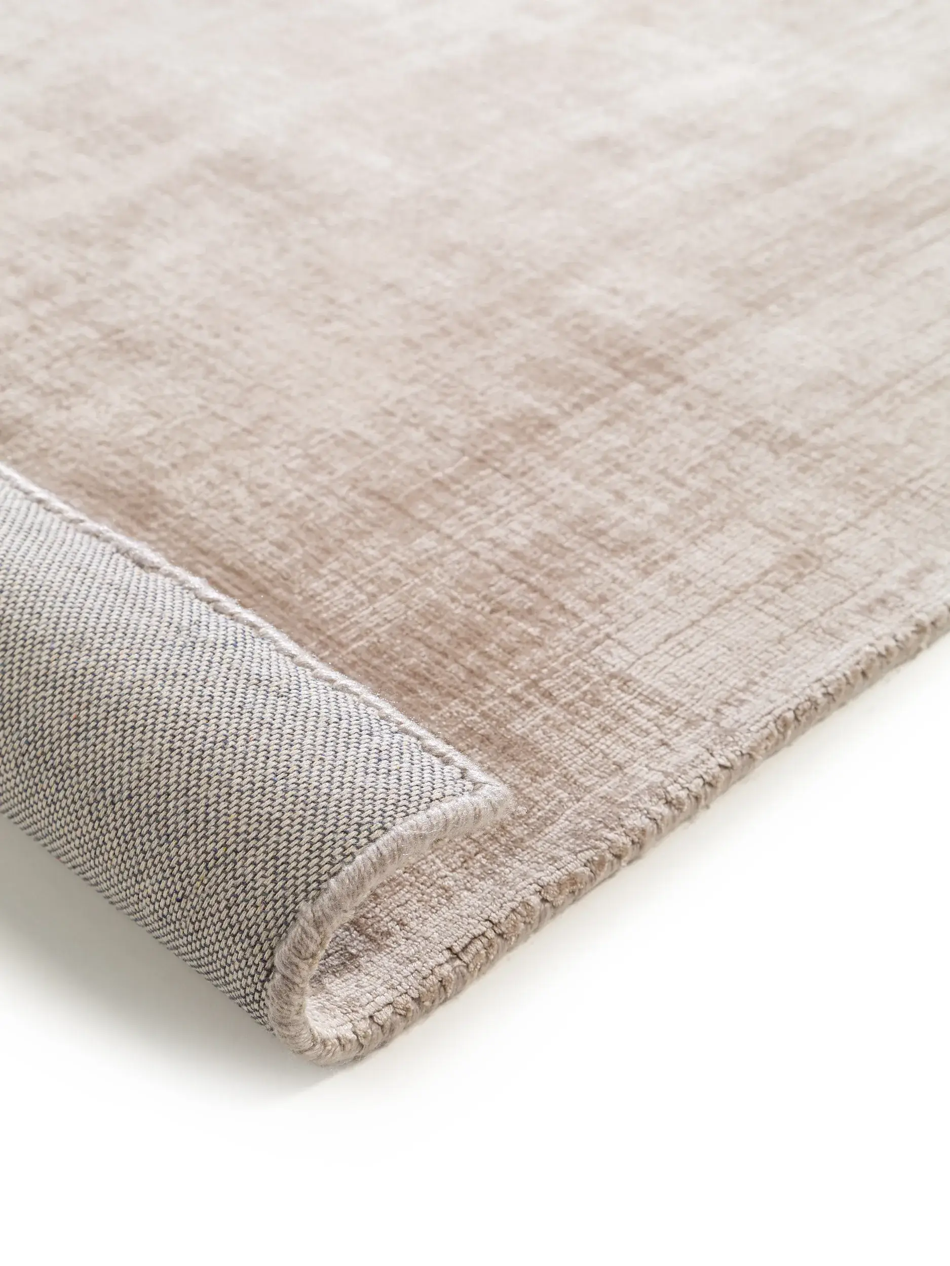 Rug made of 100% Viskose in Beige with a 100% Viskose high pile by benuta Finest