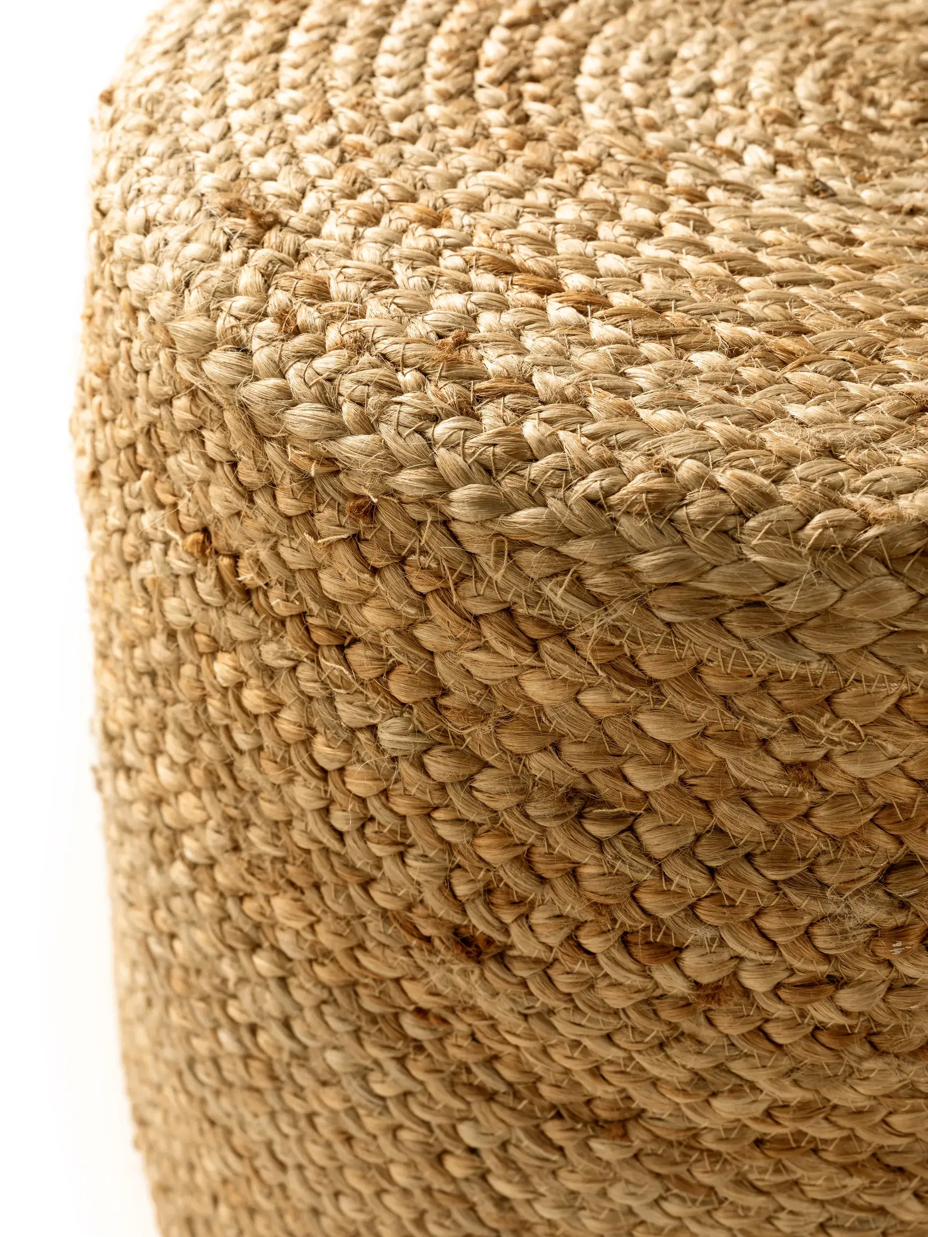 Pouf fatto a mano Jutta Marroncino in Tintaunita-ontwerp van 100% Iuta door benuta pure