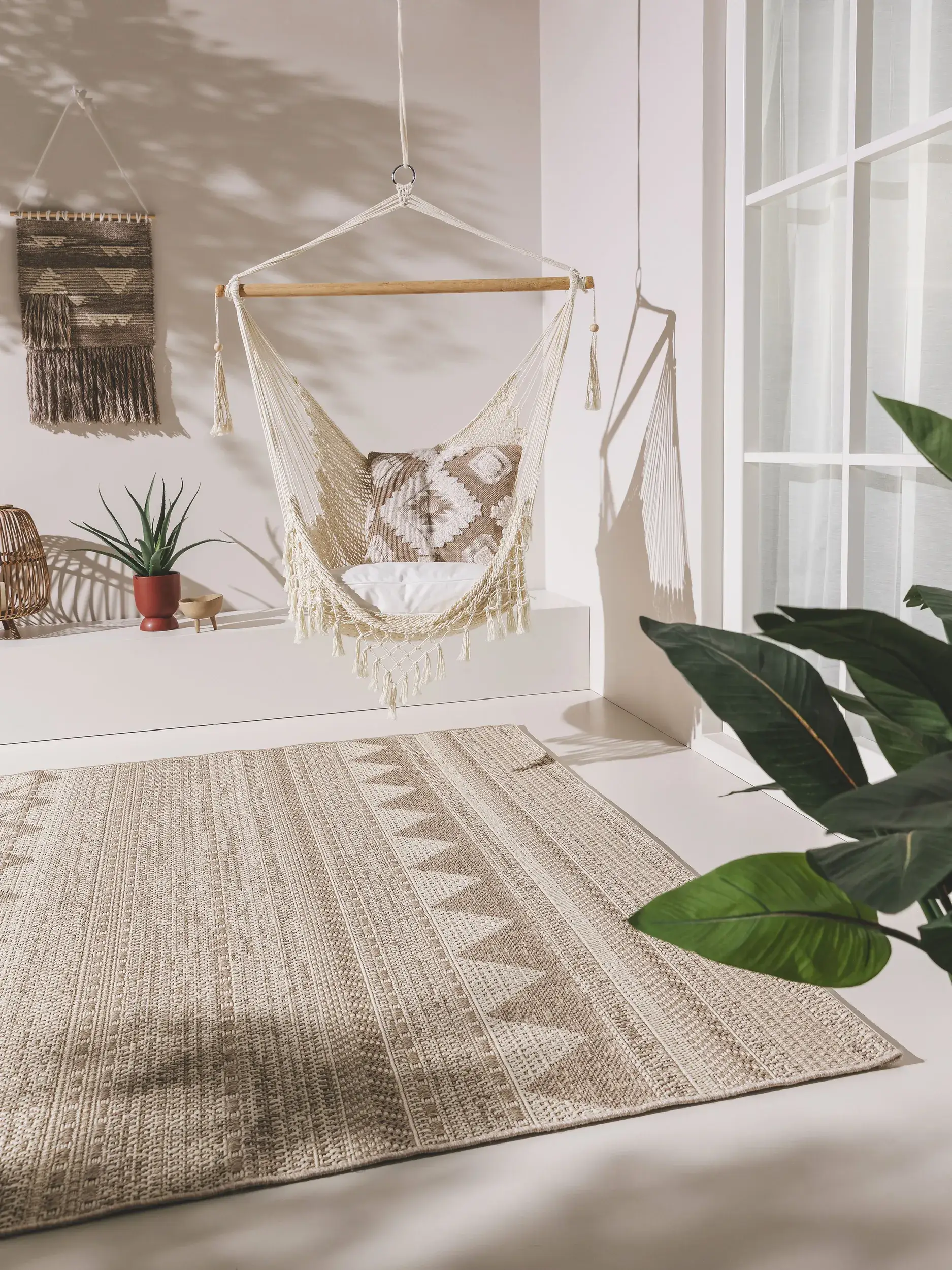 Teppich aus 100% Polypropylen in Taupe mit 100% Polypropylen hohem Flor von benuta Nest