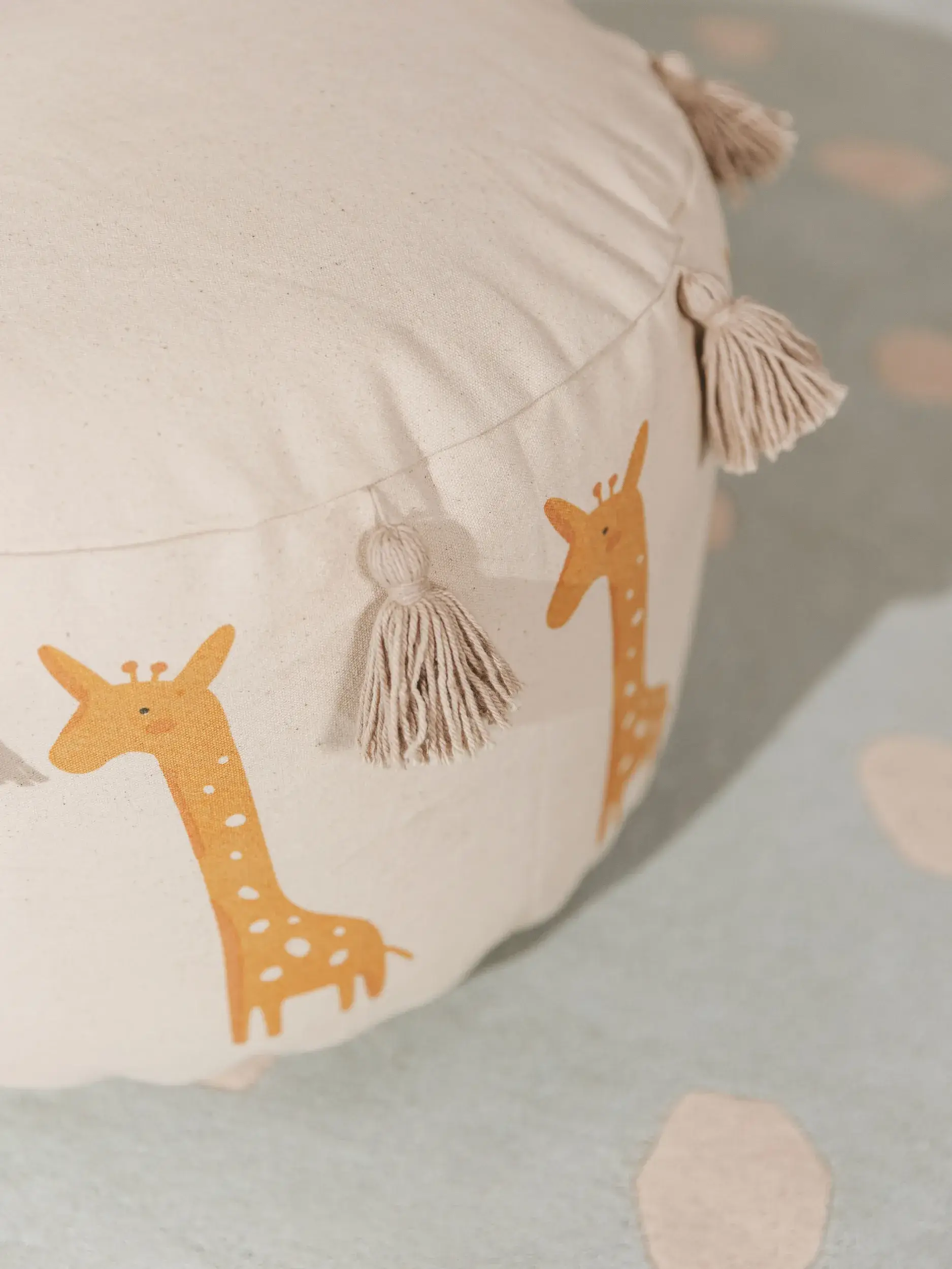 Pouf Savannah Gelb in Tiermotive design made of 100% Cotton by Lytte