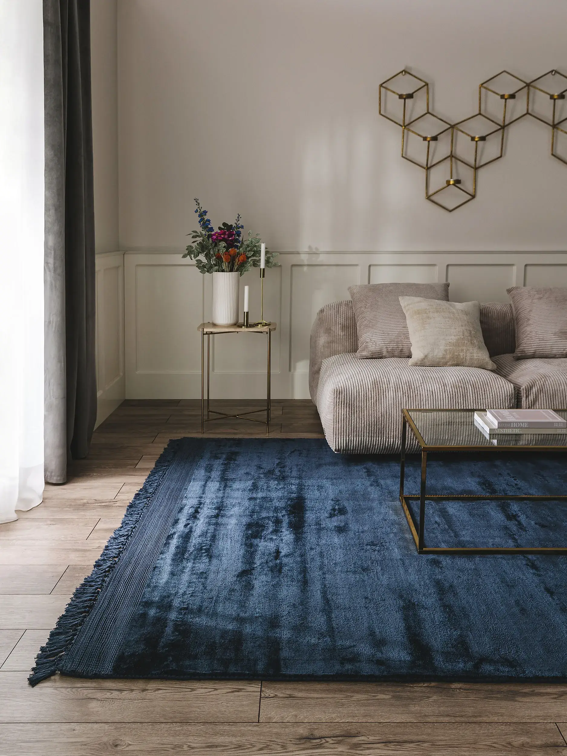 Rug Pearl made of 100% Viscose in Blue by benuta Finest