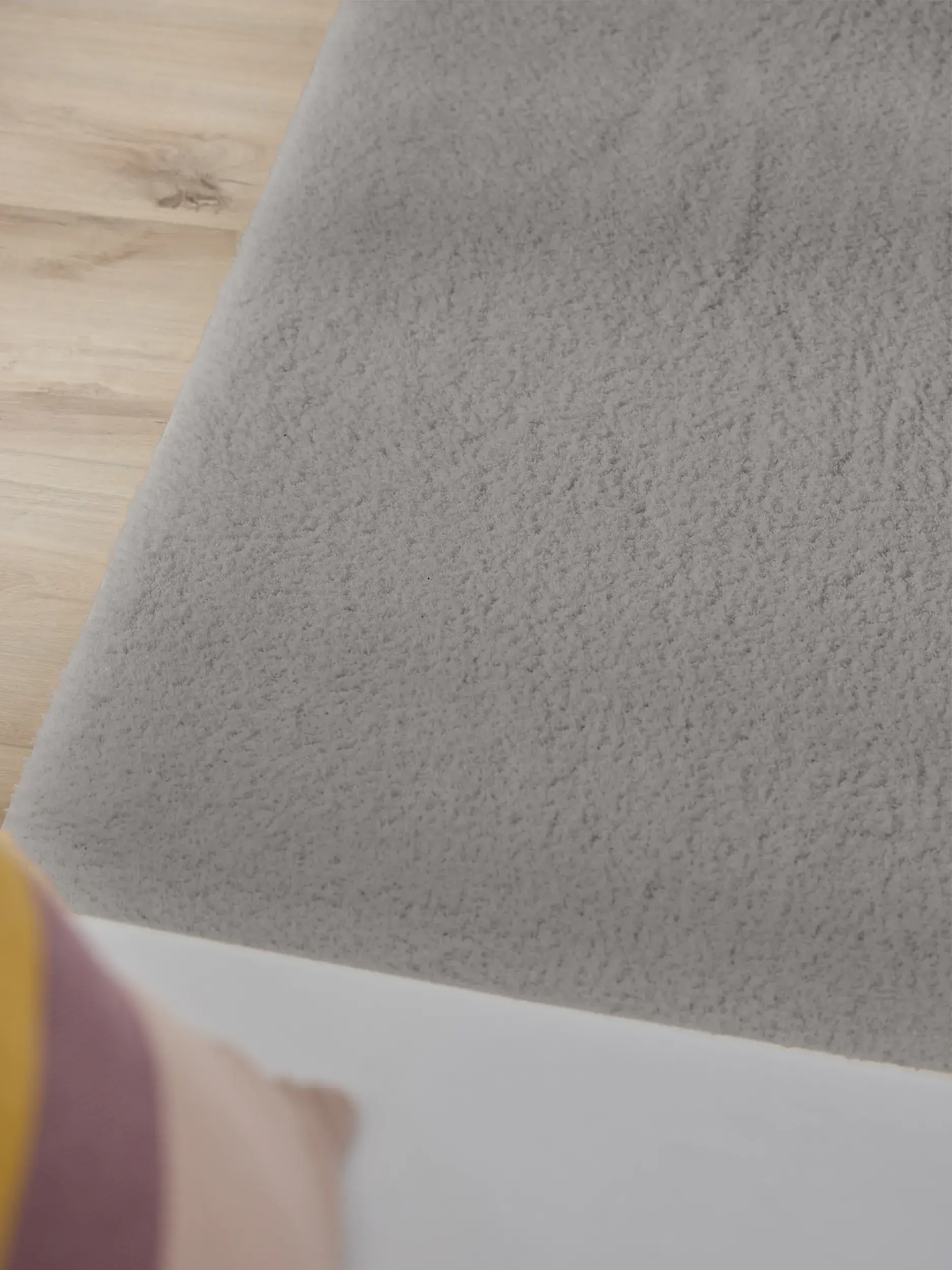 Teppich Soda aus 100% Polyester (Mikrofaser) in Grau von benuta Nest