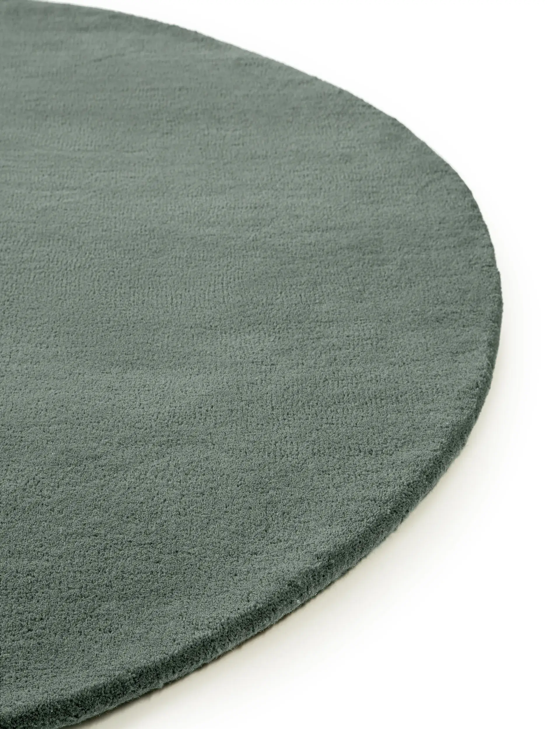 Teppich aus 100% Wolle in Grün mit 100% Wolle hohem Flor von benuta Nest