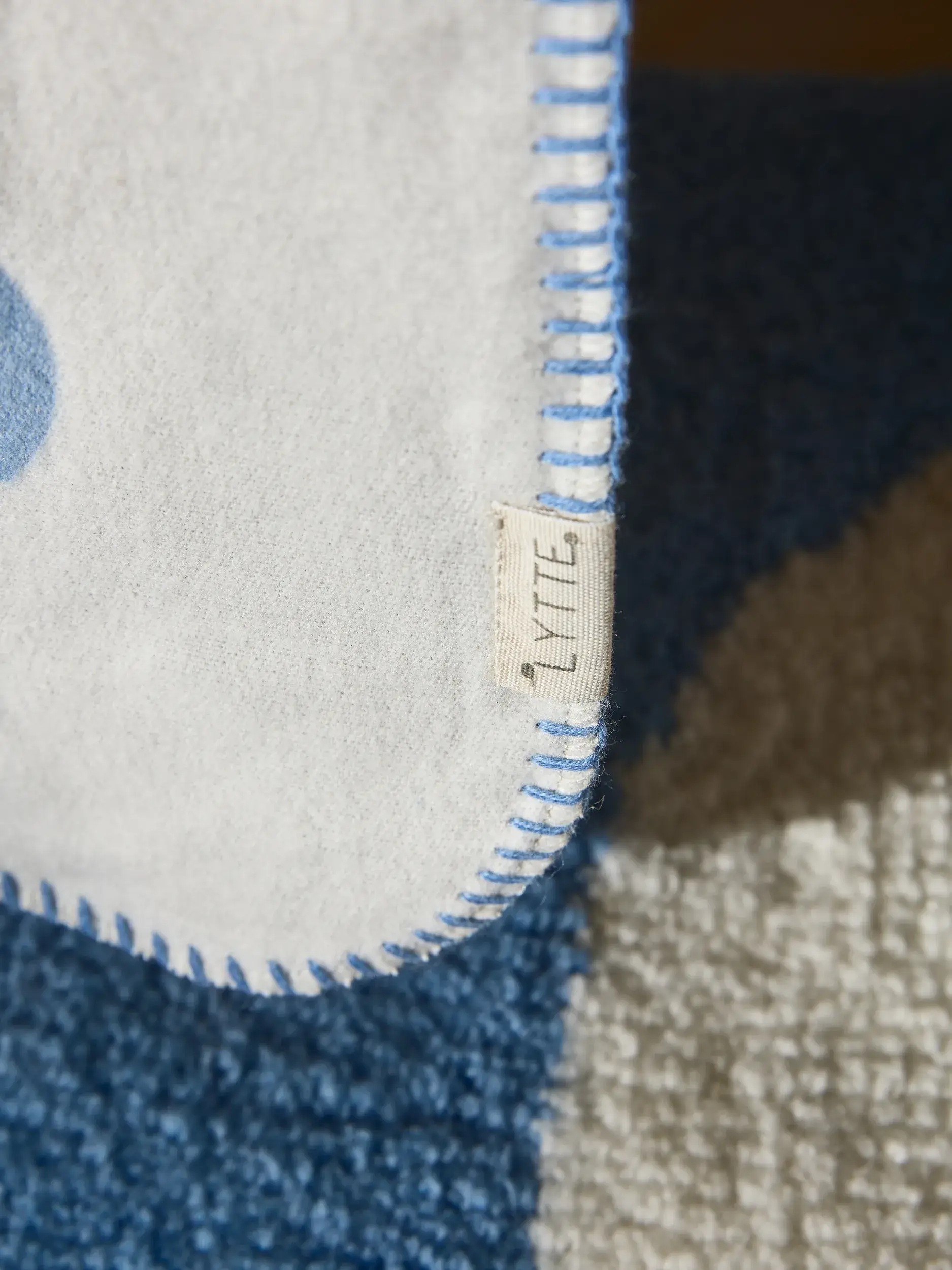 Baumwolldecke Lumi Hellblau im Design  aus  von Lytte