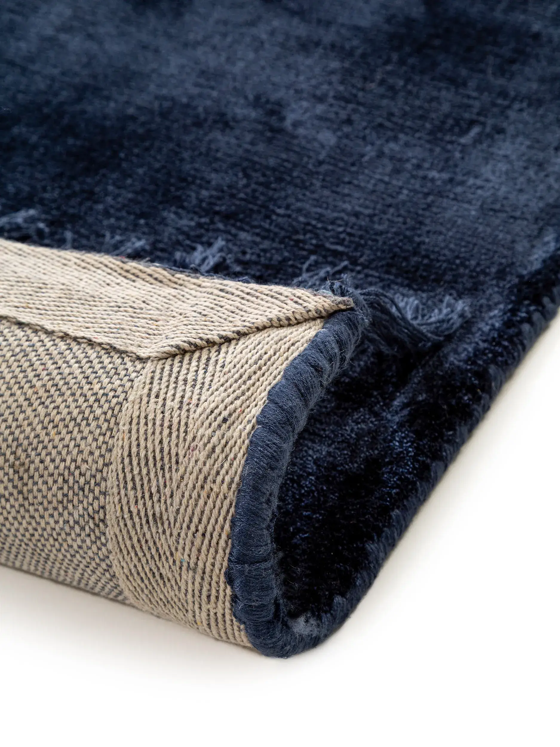 Teppich Pearl aus 100% Viskose in Blau von benuta Finest