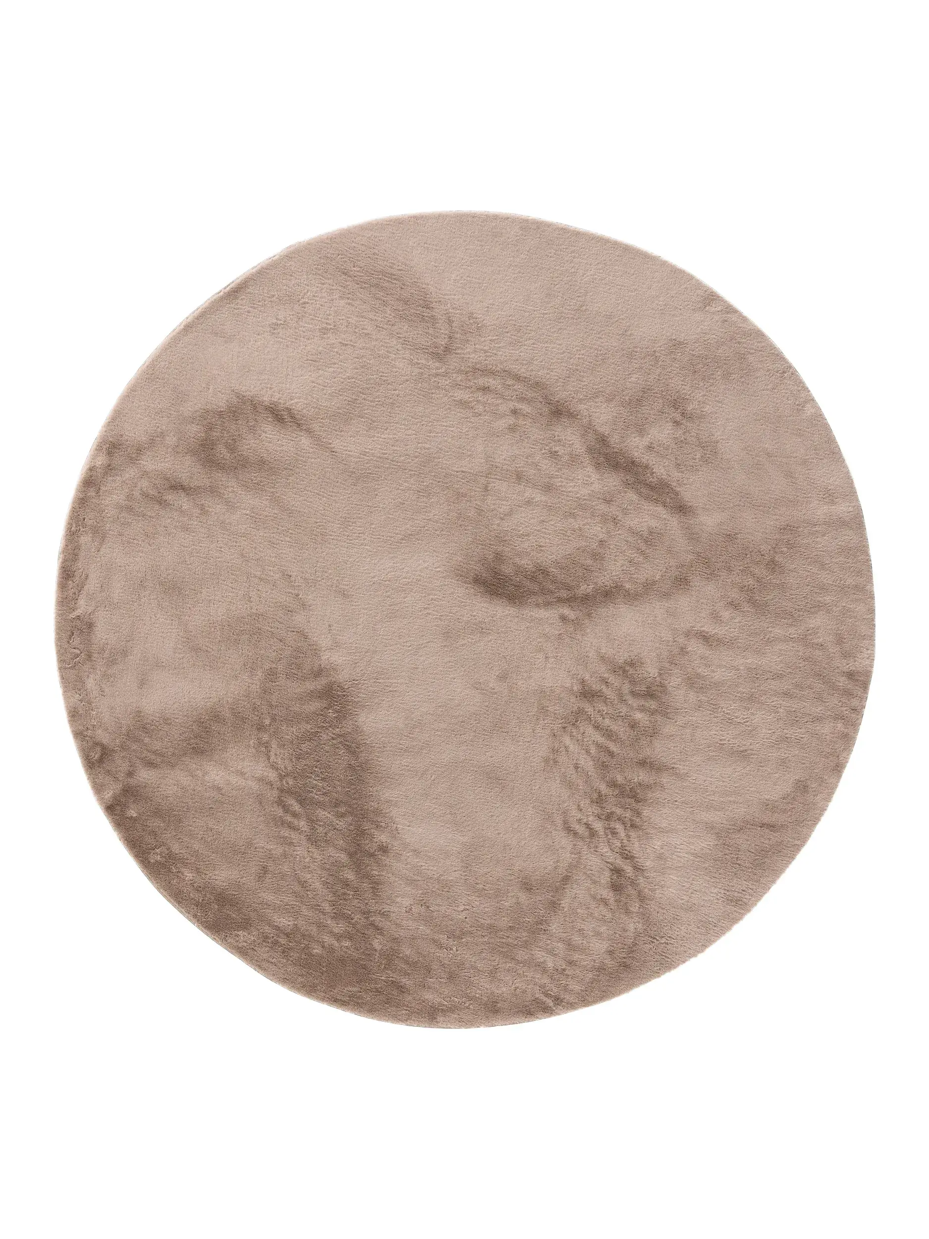Rug made of 100% Polyester in Taupe with a 100% Polyester high pile by benuta Basic