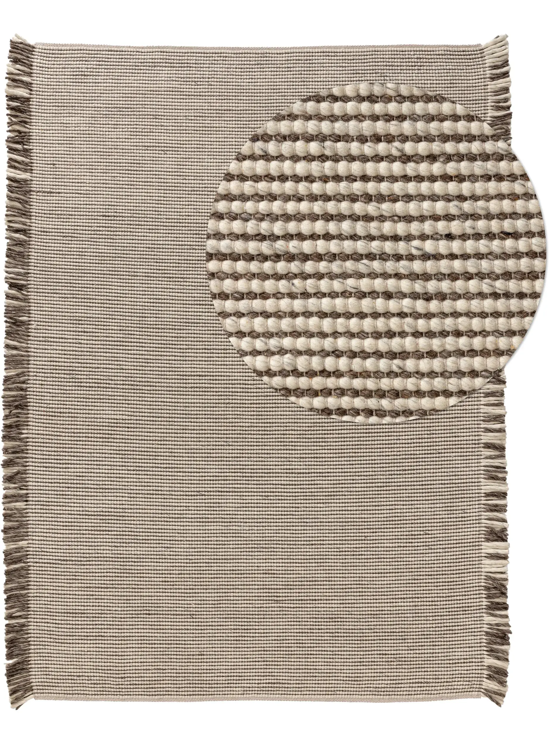 Matto 60% Wolle, 25% Polyester, 15% Viskosea värissä Beige 60% Wolle, 25% Polyester, 15% Viskose korkealla nukalla merkiltä benuta Pure