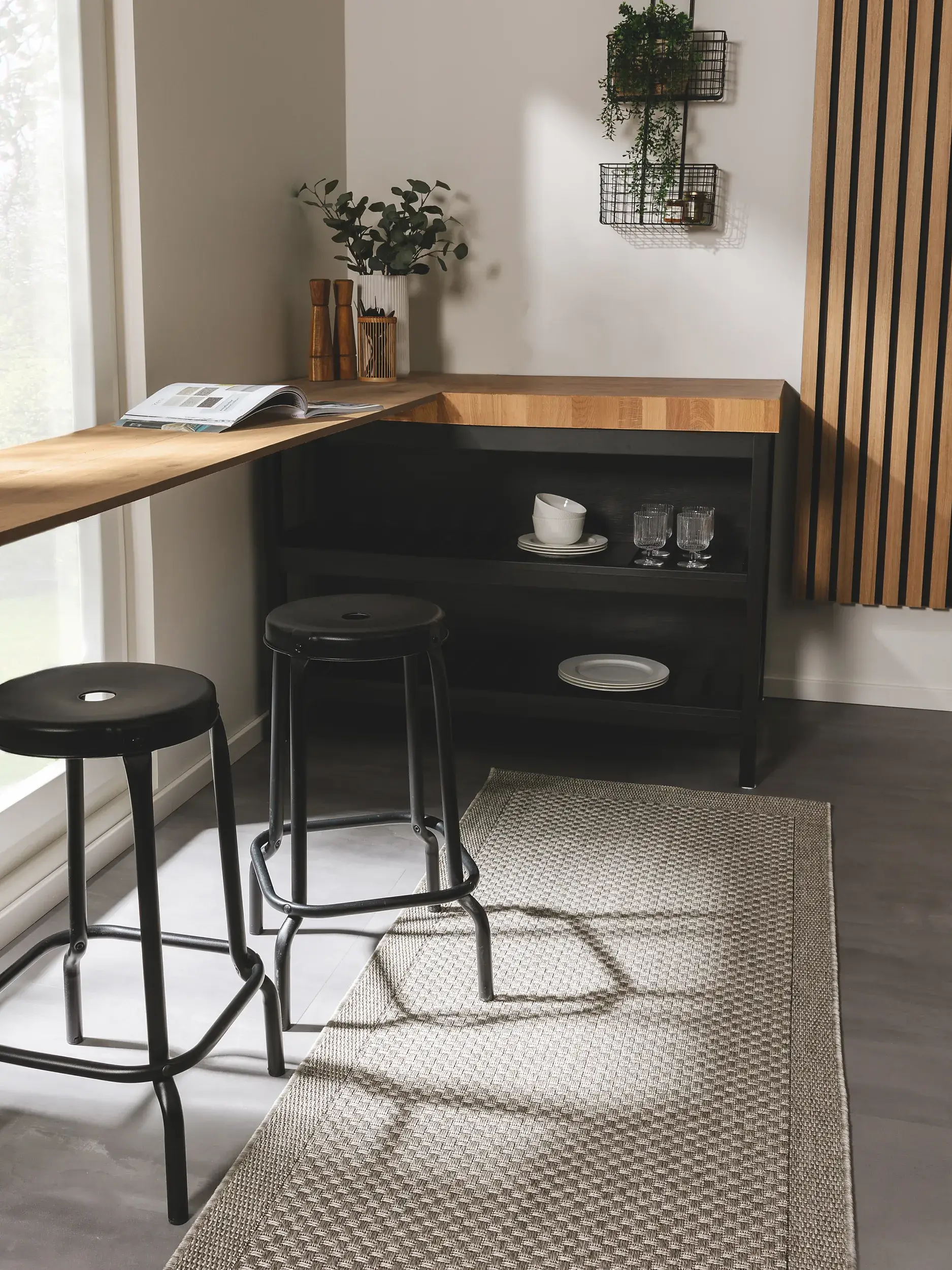 Tapis en 100% Polypropylène en Gris avec une pile de 100% Polypropylène de hauteur de benuta nest