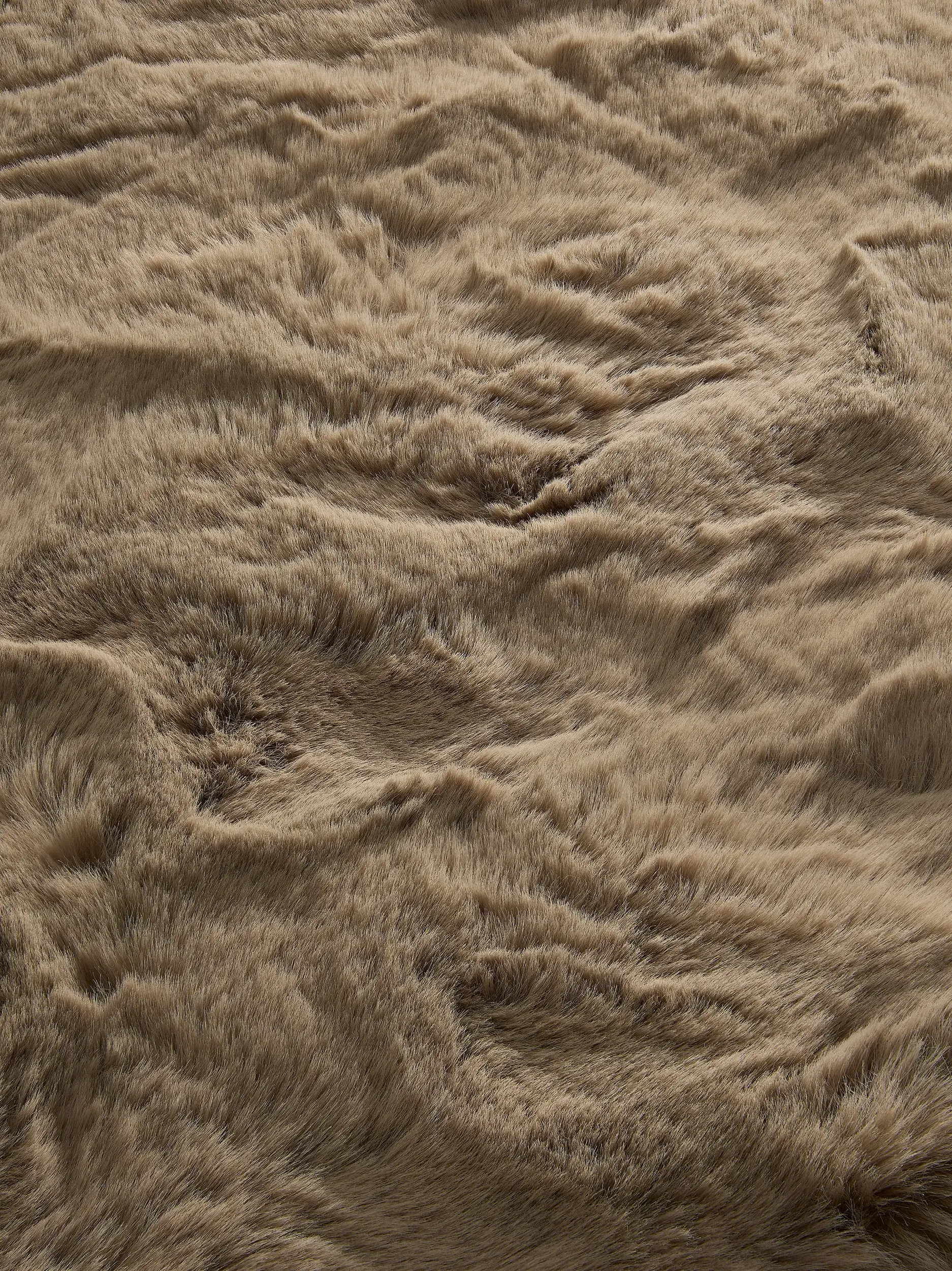 Rug made of 100% Polyester in Taupe with a 100% Polyester high pile by benuta Finest