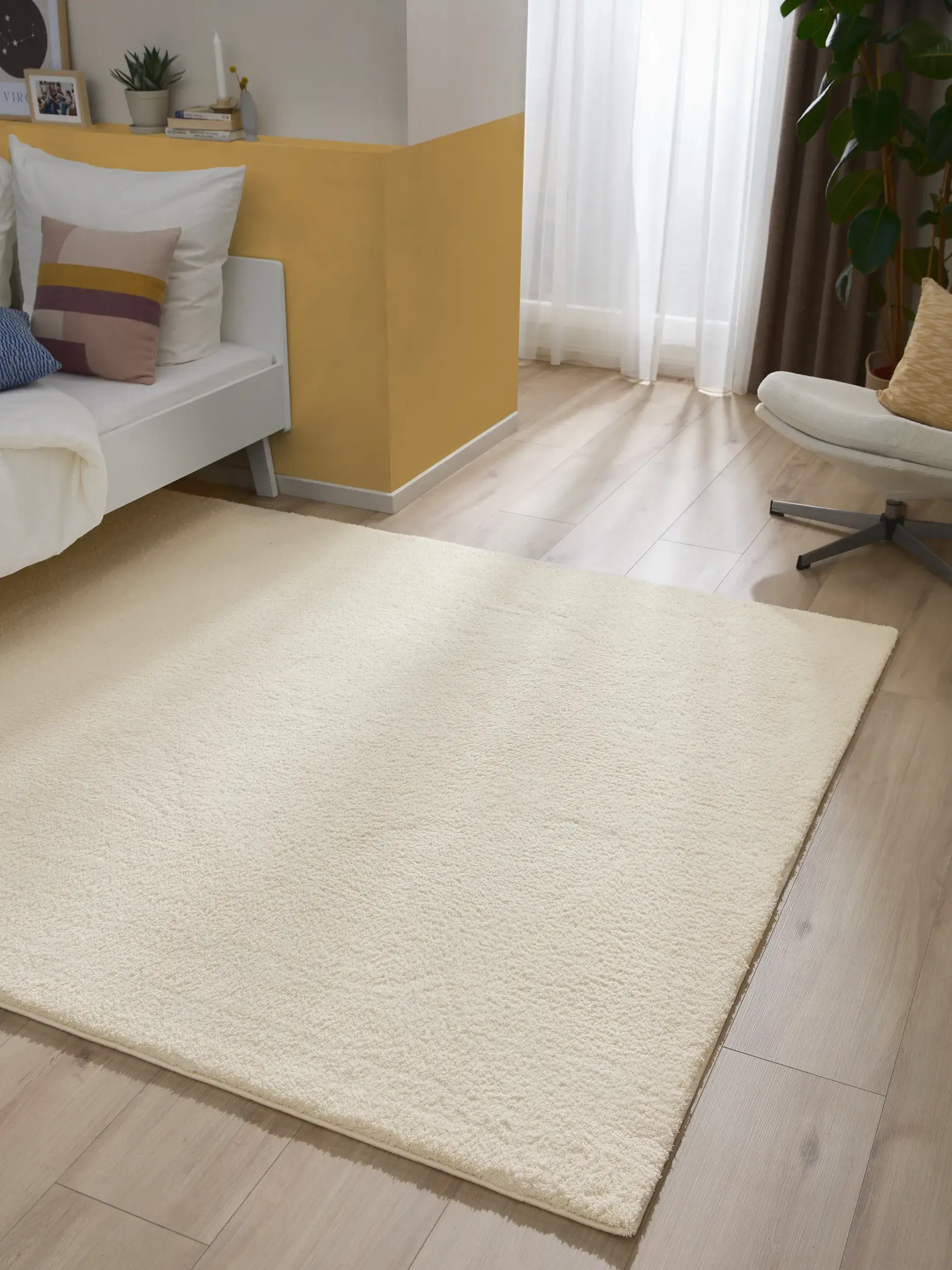 Teppich Soda aus 100% Polyester (Mikrofaser) in Weiß von benuta Nest