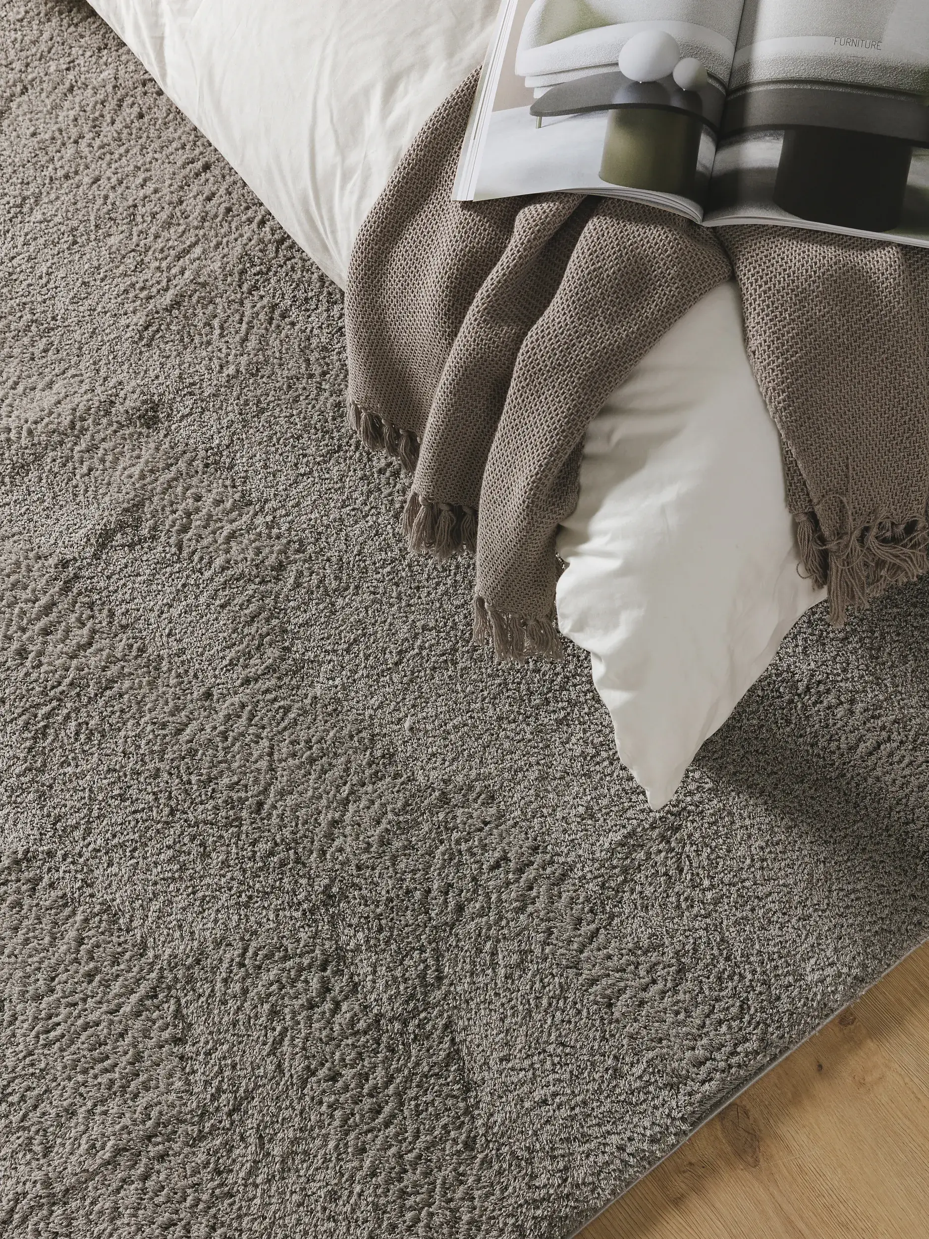 Alfombra de 100% Poliéster (Microfibra) en Gris con un pelo de {{Placeholder_Pile Height}} de altura de benuta nest