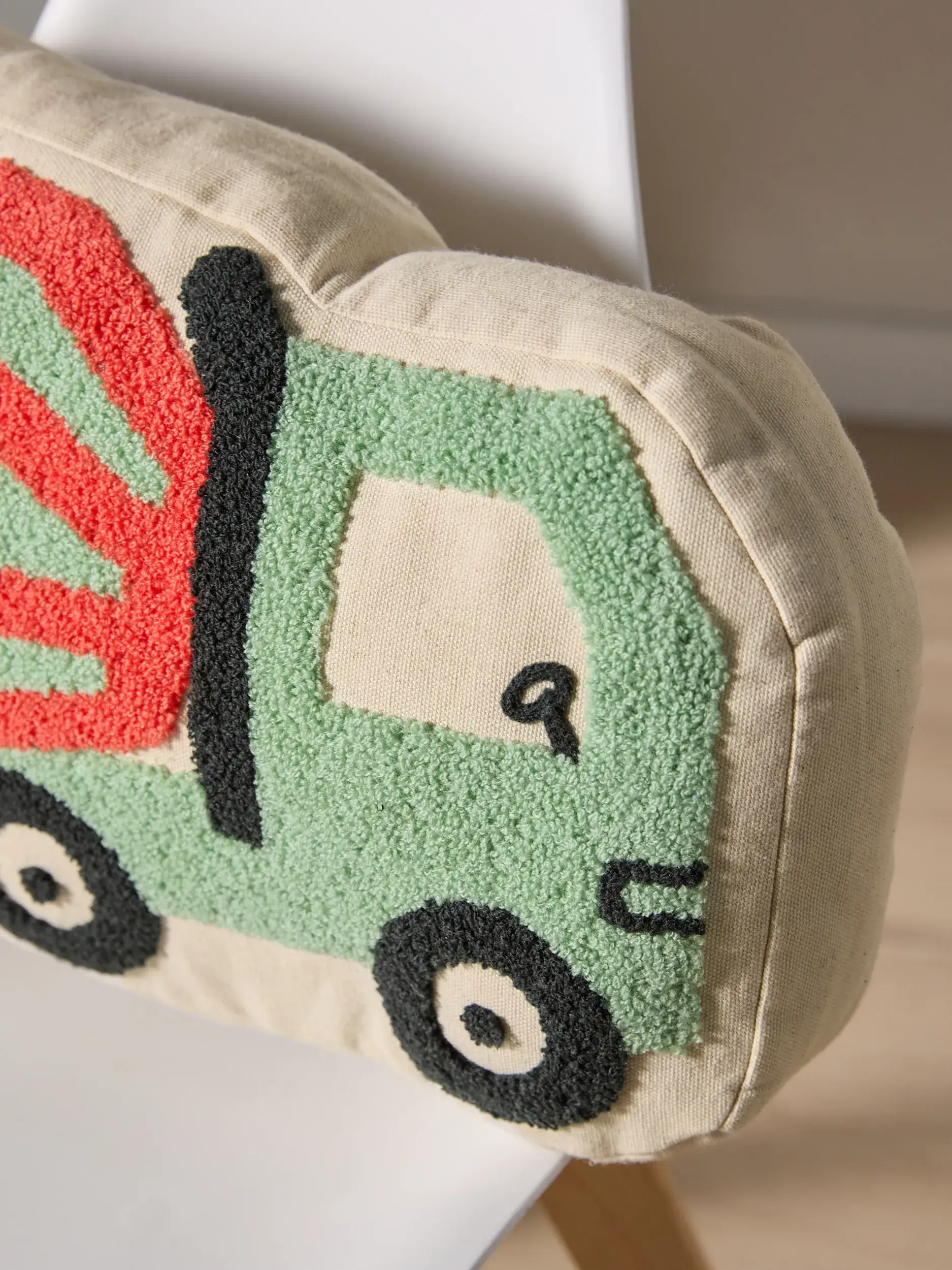 Cushion Niki Green by Lytte