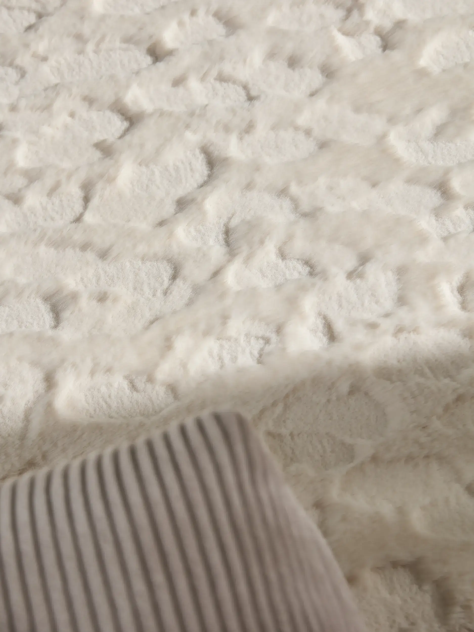 Rug made of 100% Polyester in Beige with a 100% Polyester high pile by benuta Pop