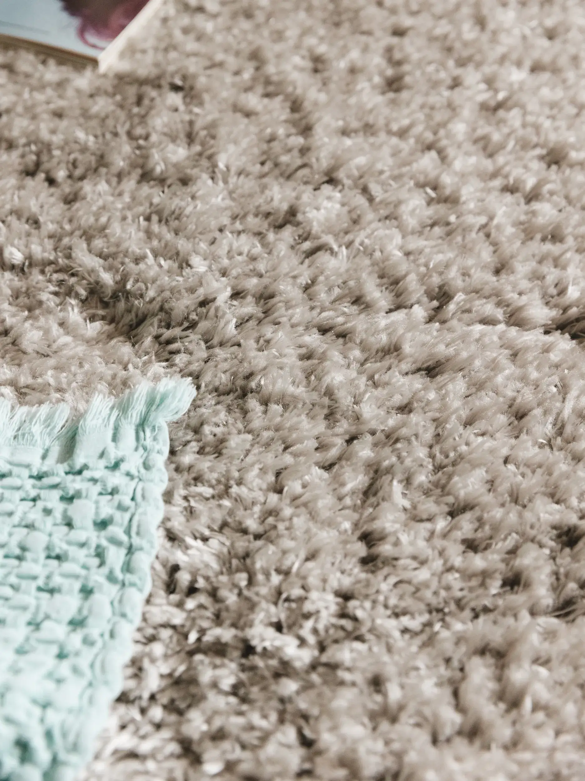 Teppich aus 100% Polyester in Grau mit 100% Polyester hohem Flor von benuta Pop