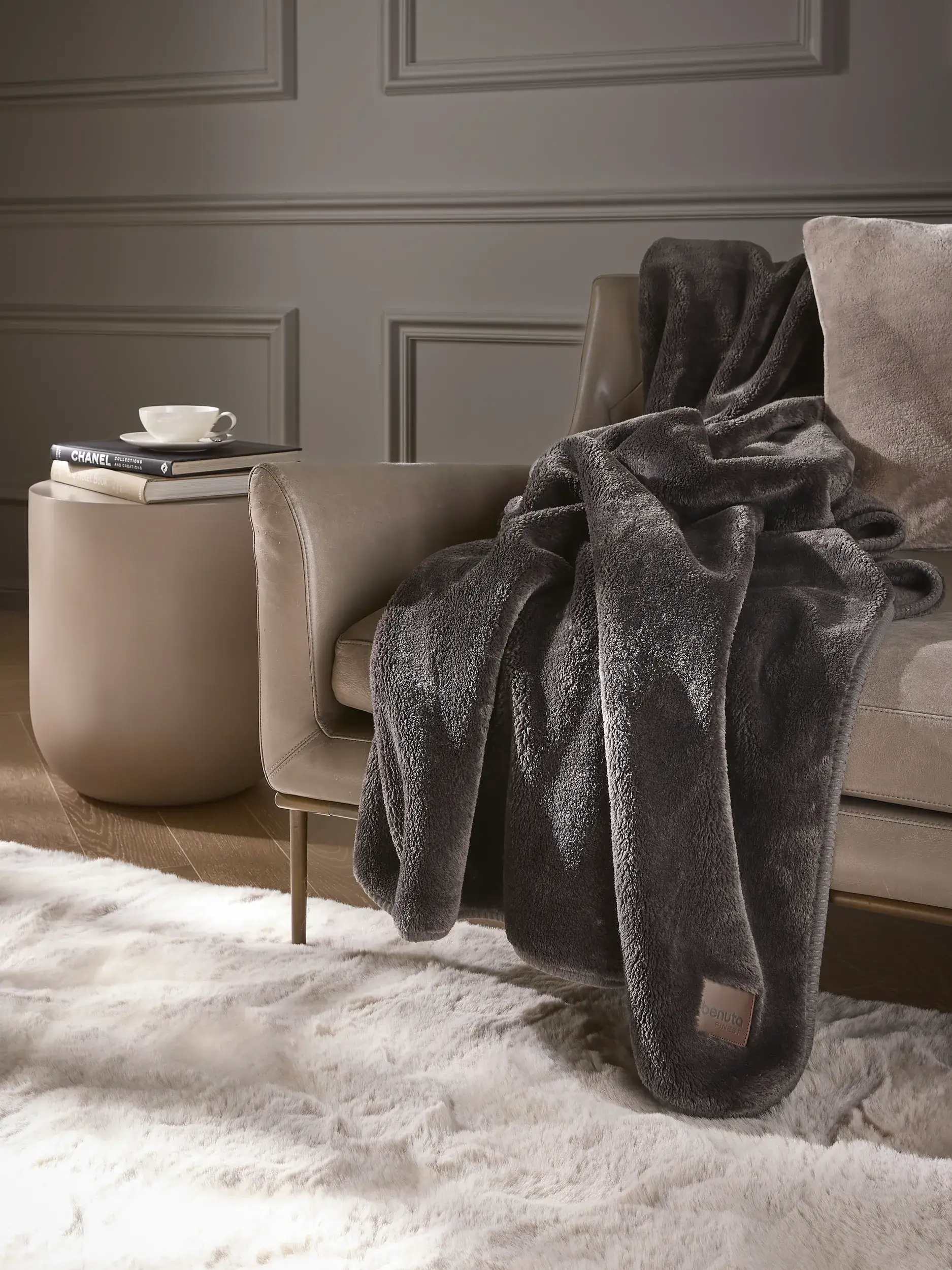 Couverture Lux Gris foncé de benuta