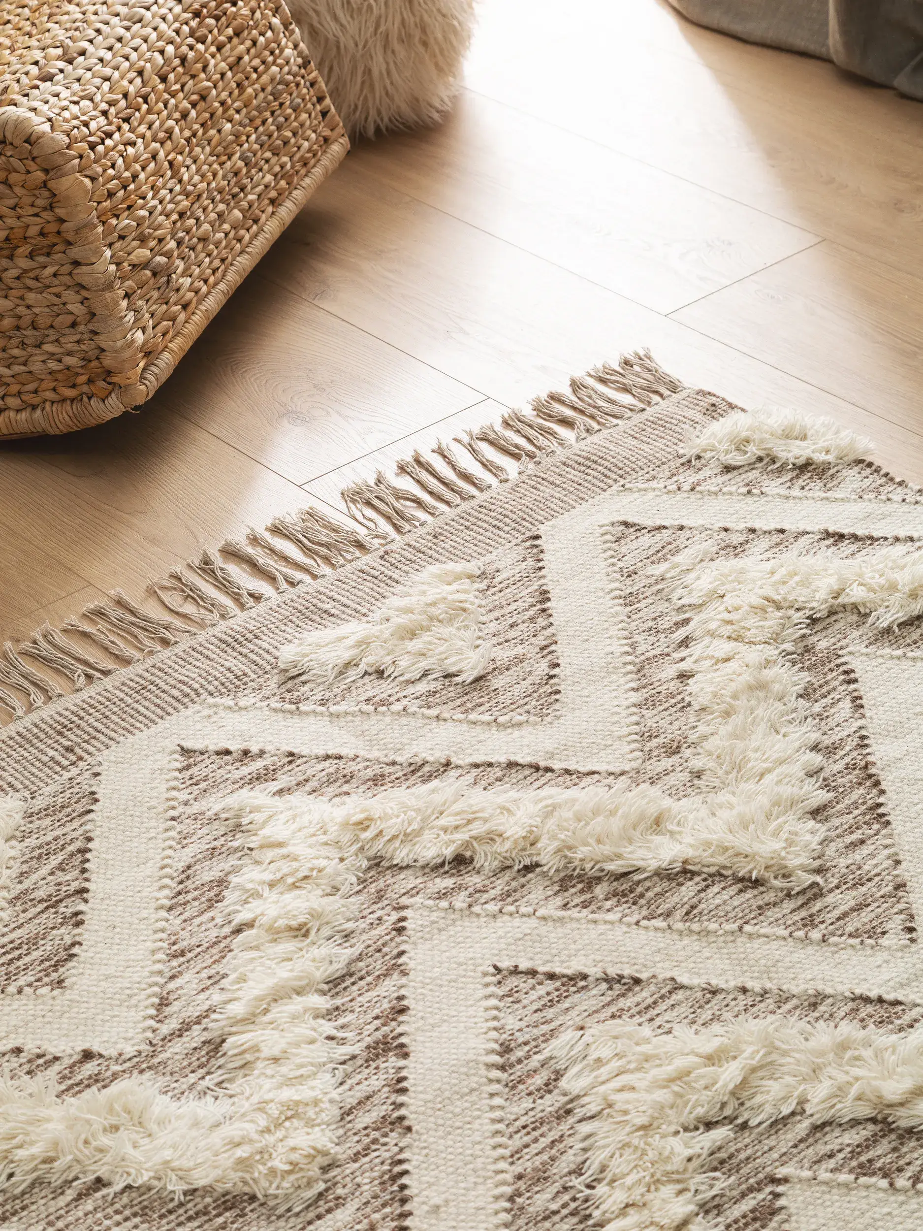 Teppich Mysa aus 80% Wolle, 20% Baumwolle in Beige von Lytte
