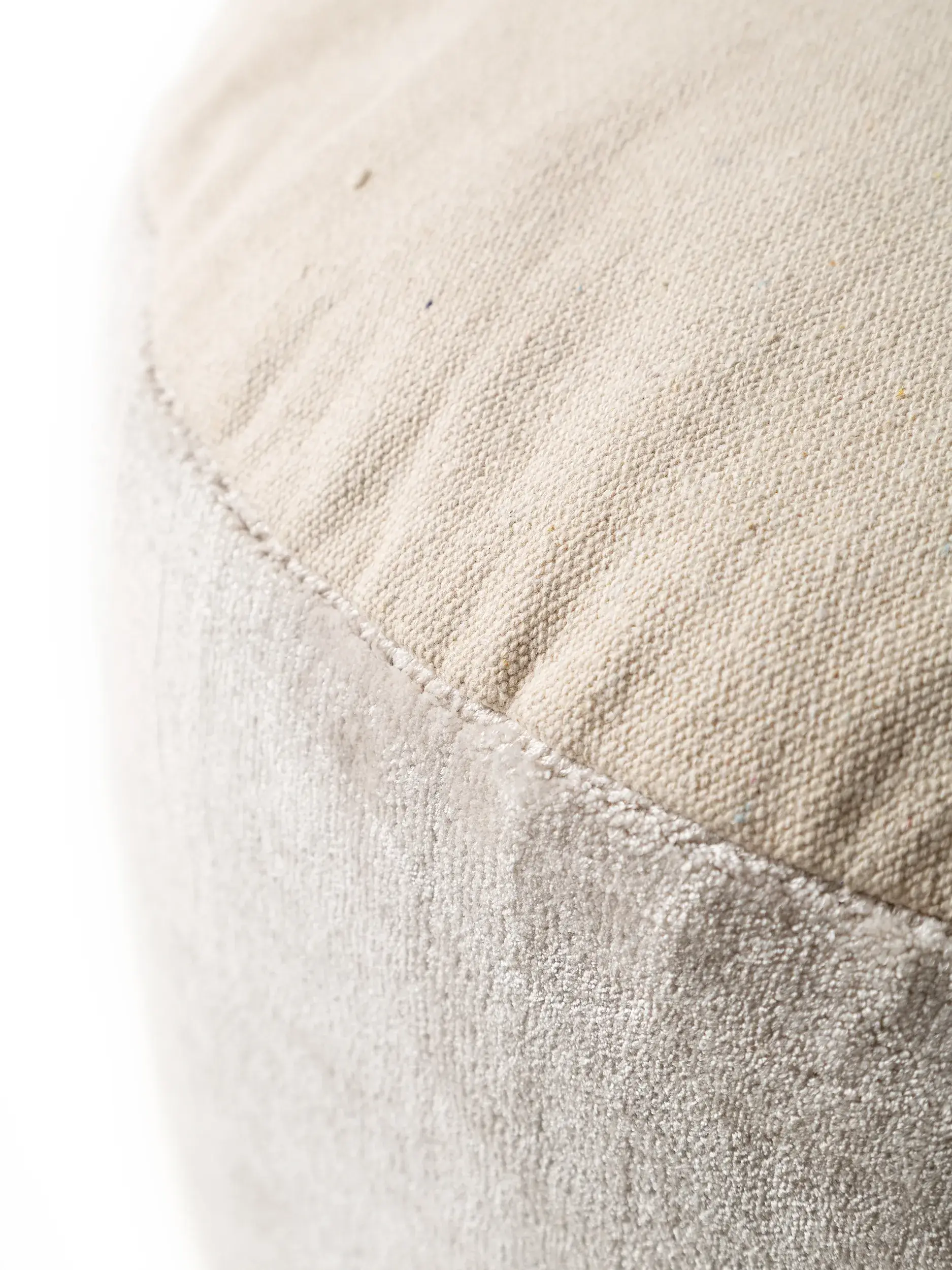 Pouf Nova Hellgrau in Einfarbig design made of 100% Viscose by benuta Pure