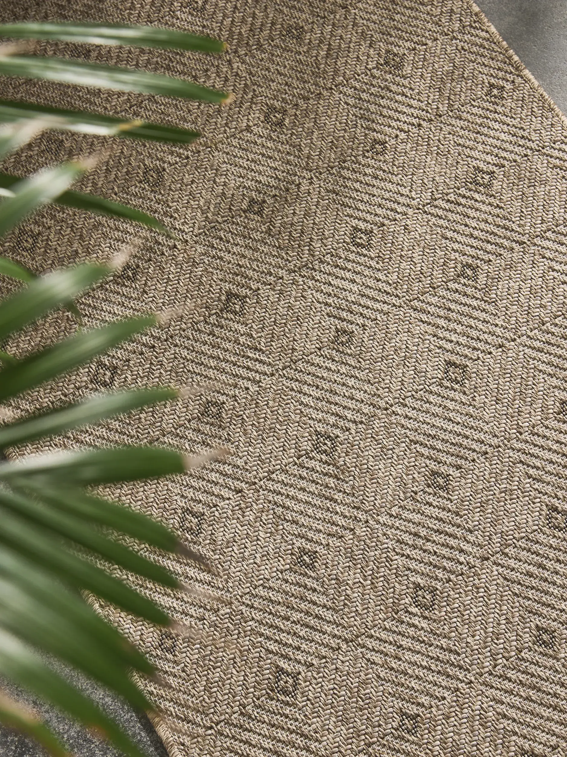 Rug made of 100% Polypropylen in Beige with a 100% Polypropylen high pile by benuta Nest