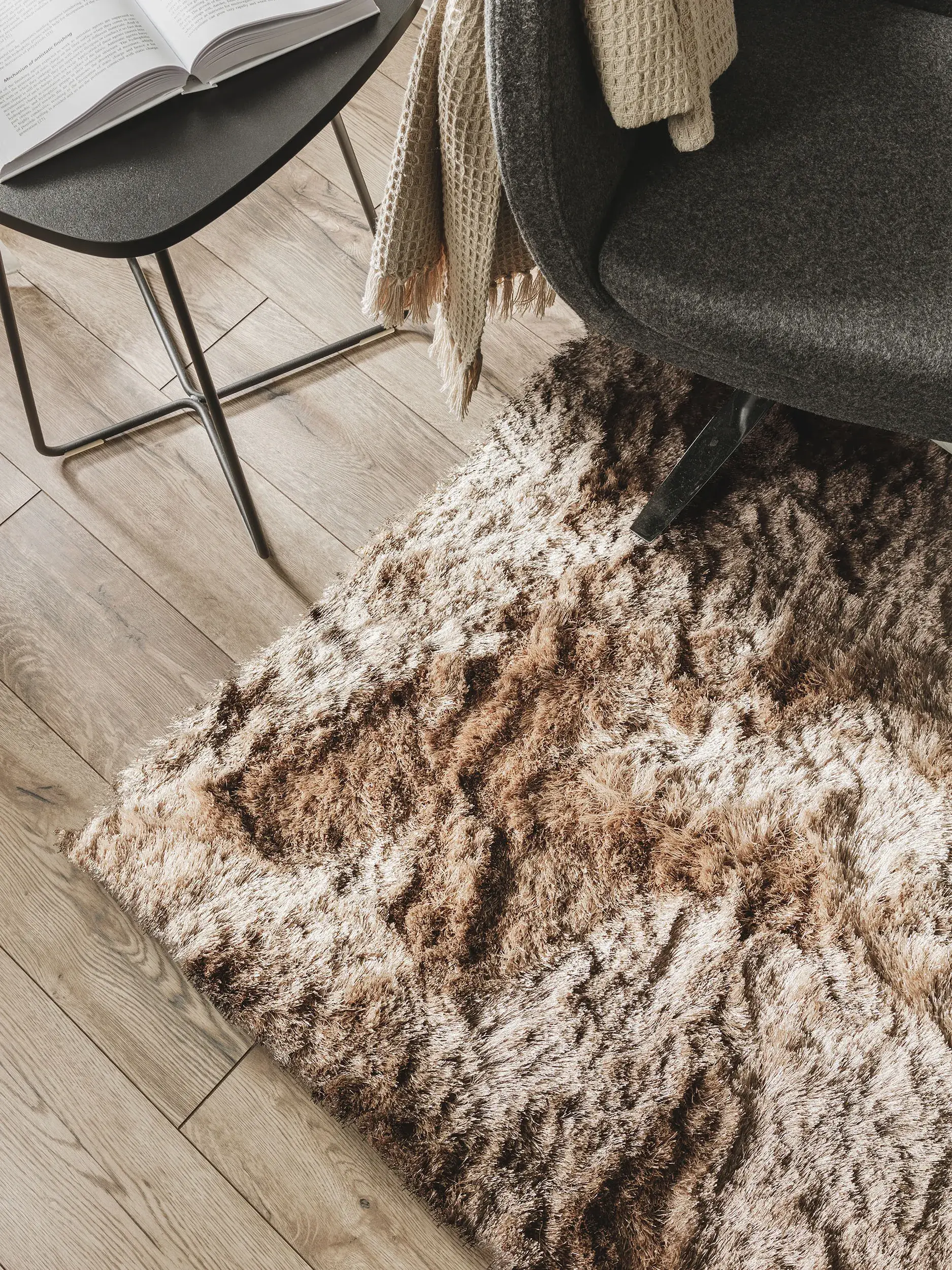 Teppich aus 100% Polyester in Braun mit 100% Polyester hohem Flor von benuta Nest