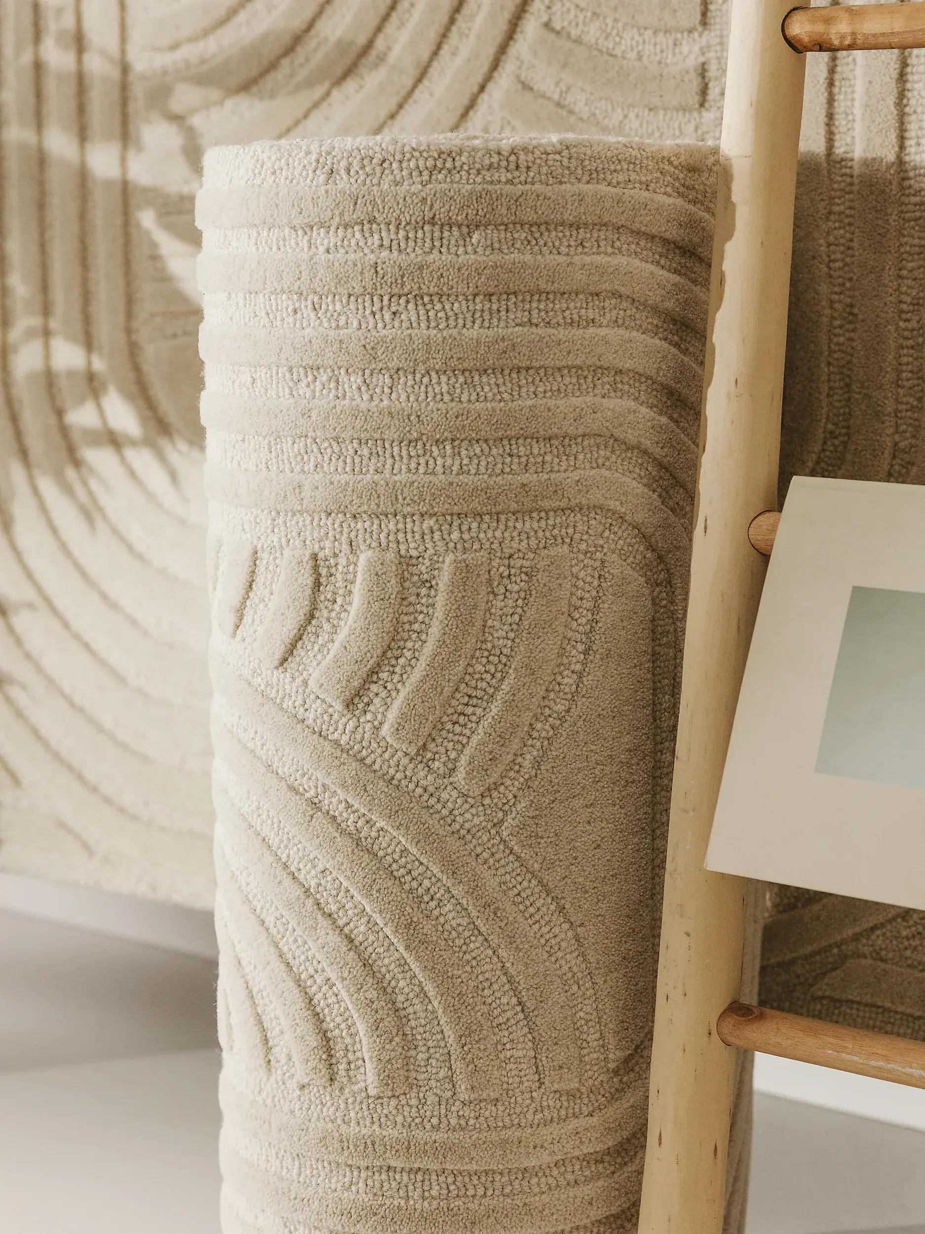 Teppich aus 80% Wolle, 20% Wolle (from New Zealand) in Beige mit 80% Wolle, 20% Wolle (from New Zealand) hohem Flor von benuta Pure