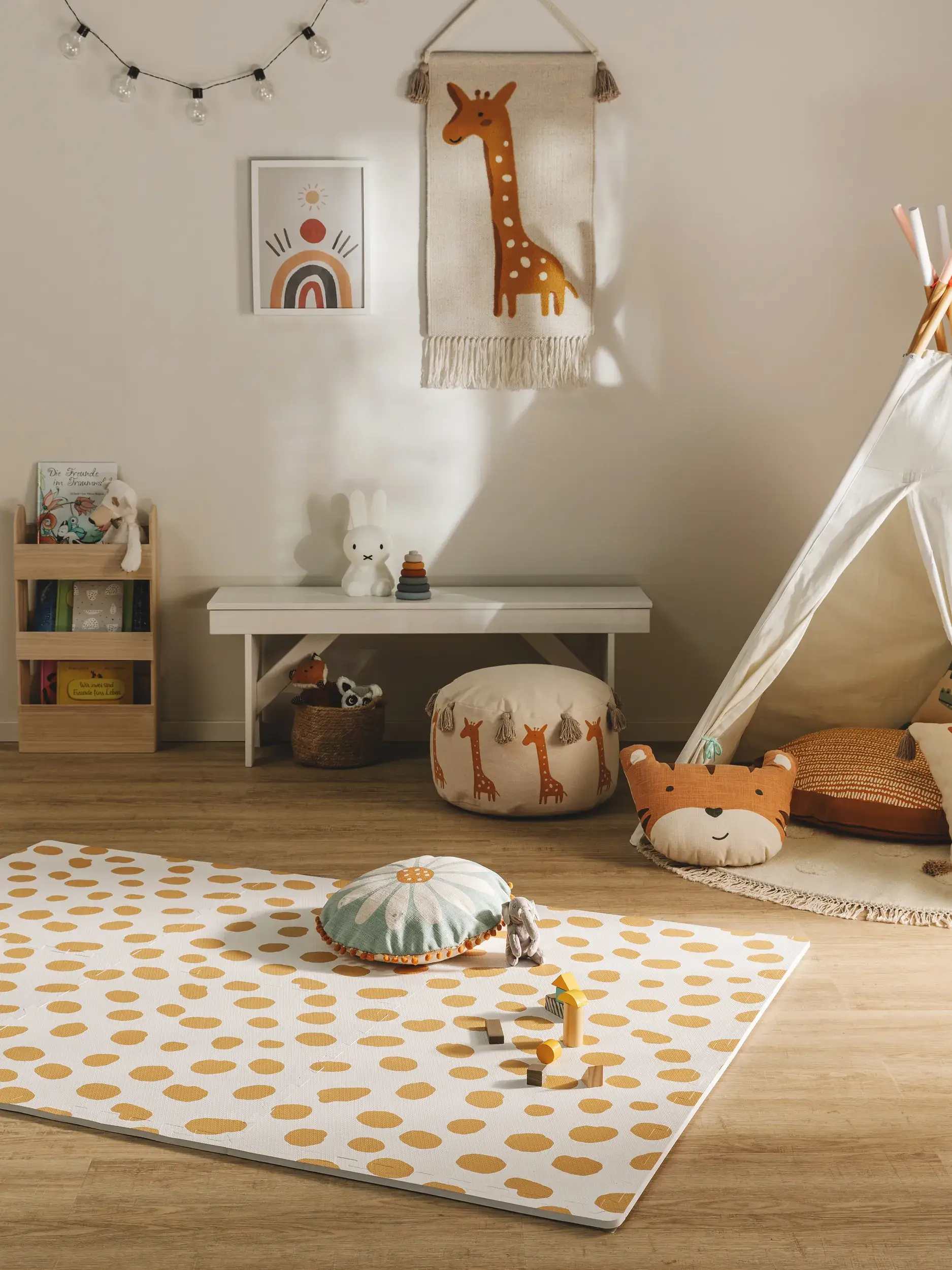 Spielmatte Savannah Cream/Gelb im Design Tiermotive aus  von Lytte