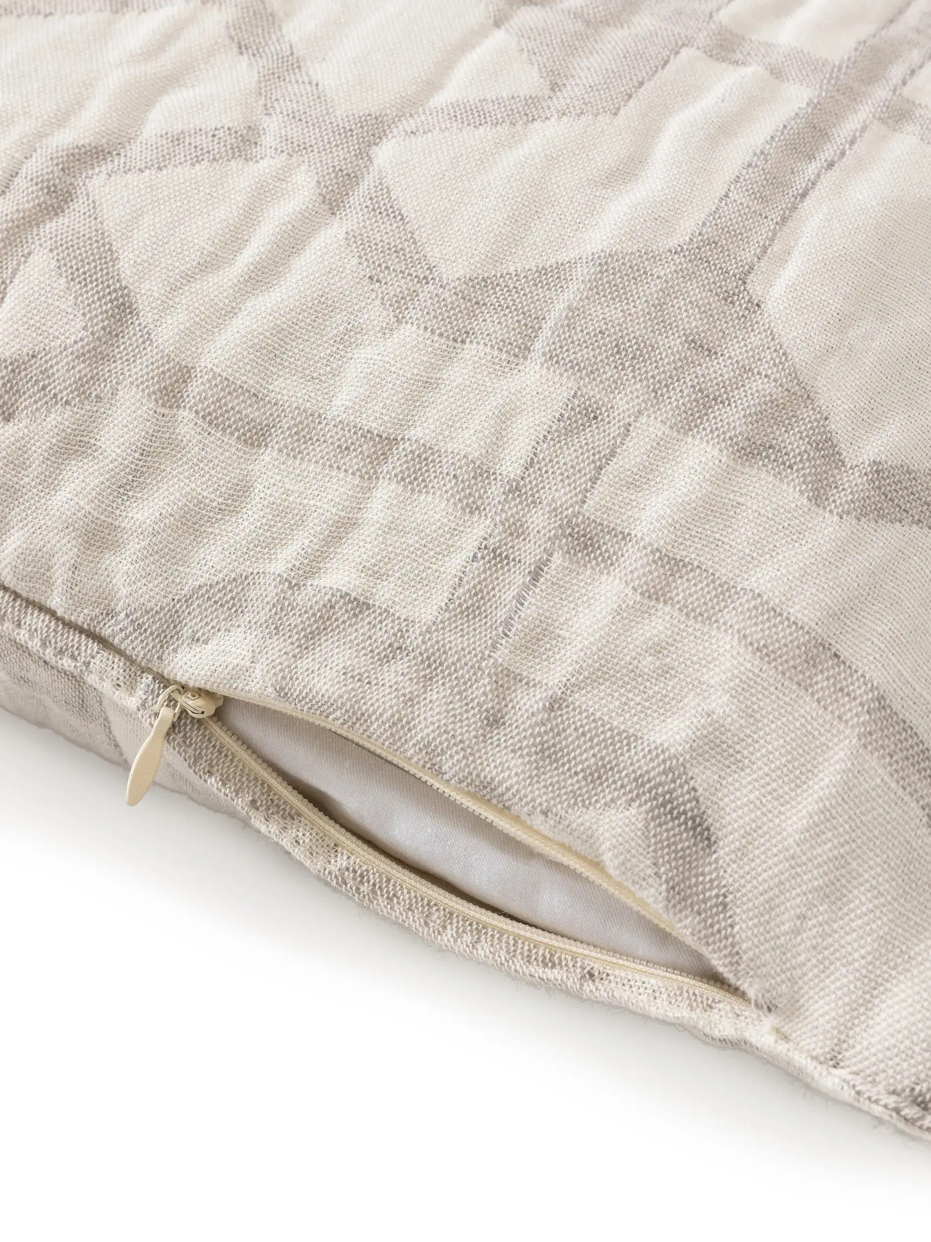 Housse de coussin en mélange de lin Sabine Crème en motif Geométrico en 60% Coton, 40% Lin de benuta pure