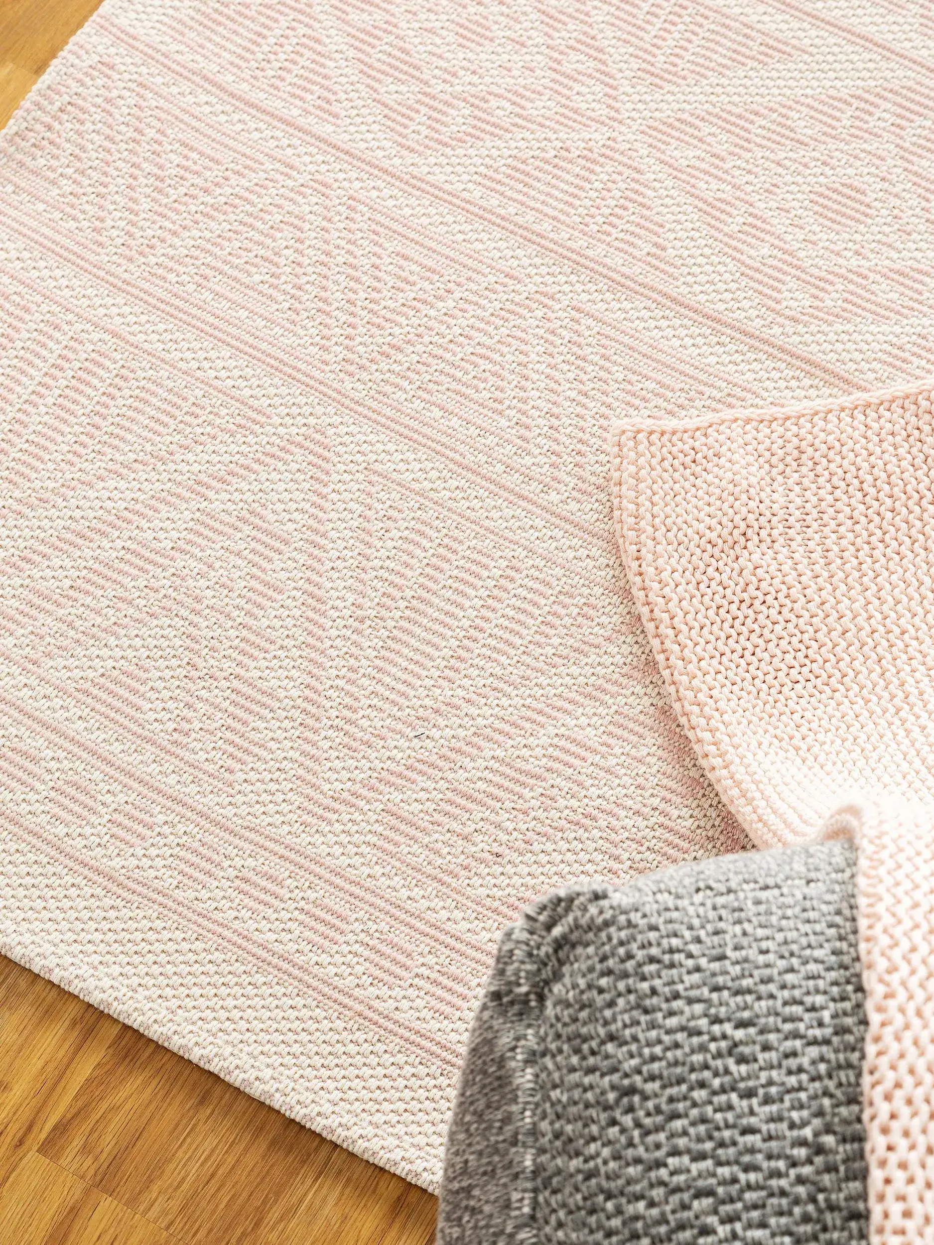 Tappeto di 100% Cotone in Rosa con pelo alto 100% Cotone da benuta
