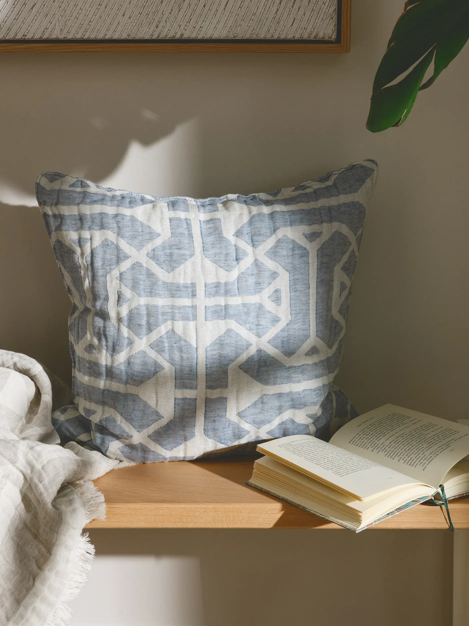 Kissenbezug aus Leinen-Mix Sabine Blau in Geometrisch design made of 60% Cotton, 40% Linen by benuta Pure