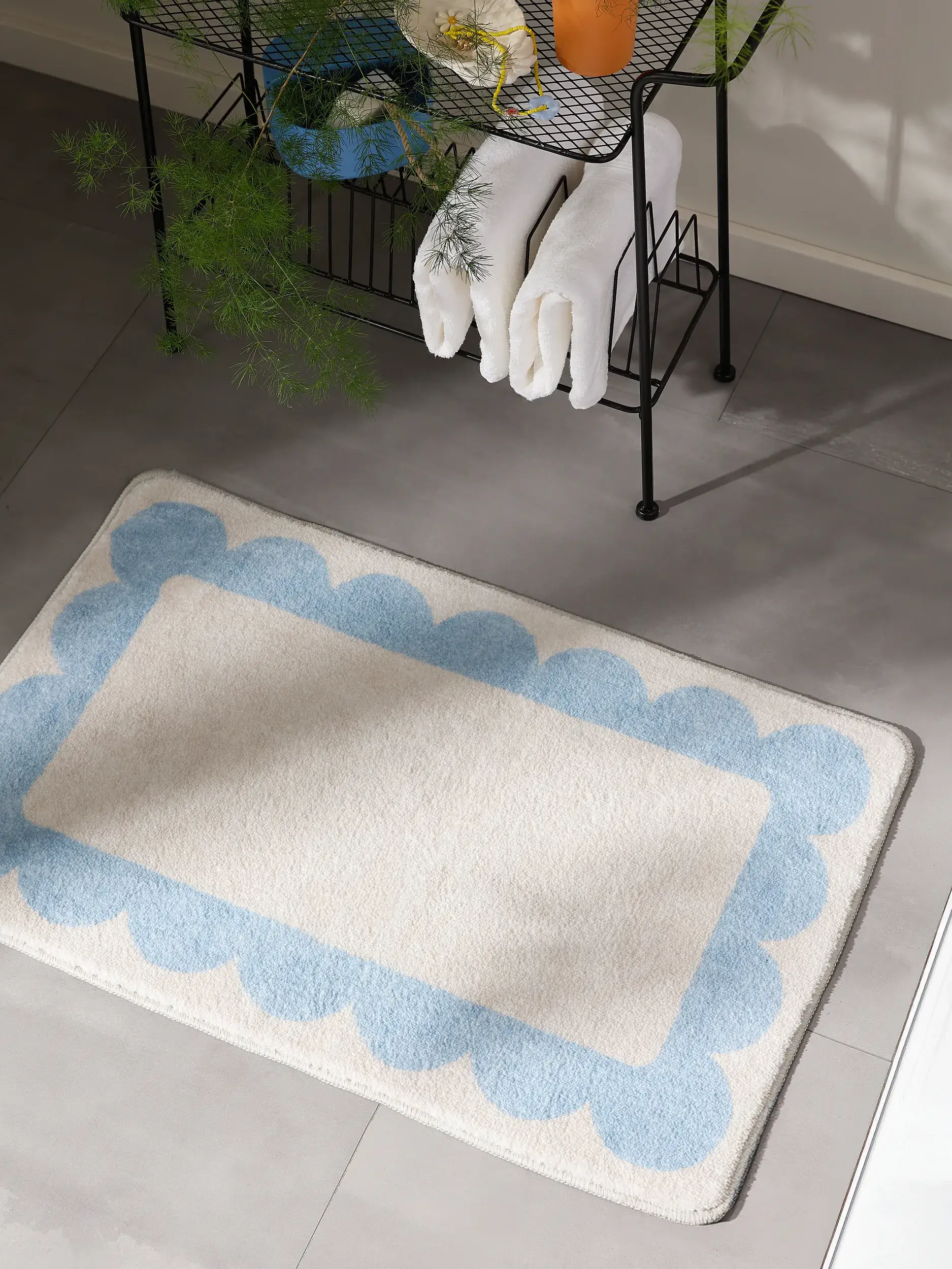 Badematte Frame Blau im Design Rahmen aus 100% Polyester von benuta Pop