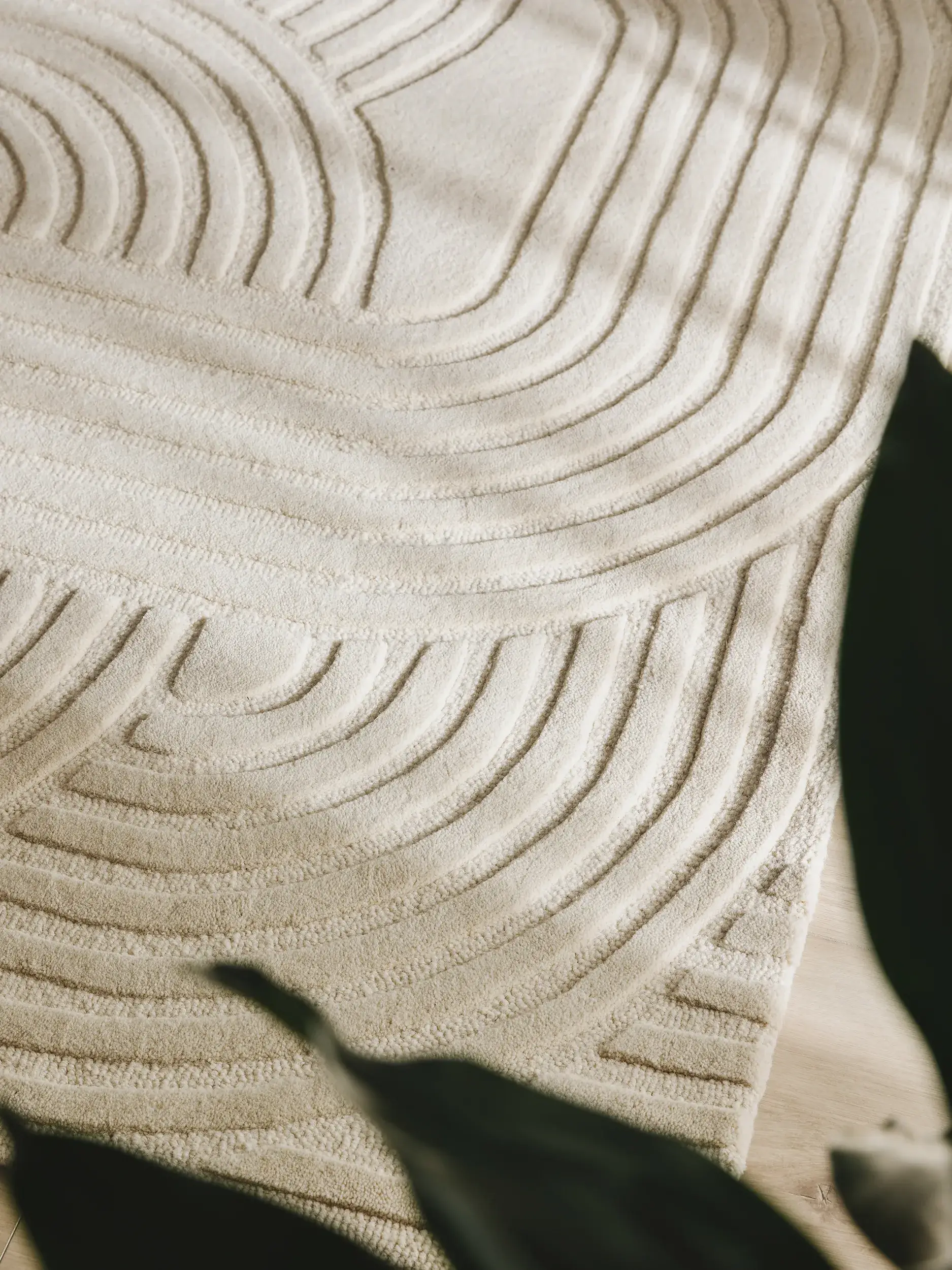 Teppich aus 80% Wolle, 20% Wolle (from New Zealand) in Beige mit 80% Wolle, 20% Wolle (from New Zealand) hohem Flor von benuta Pure