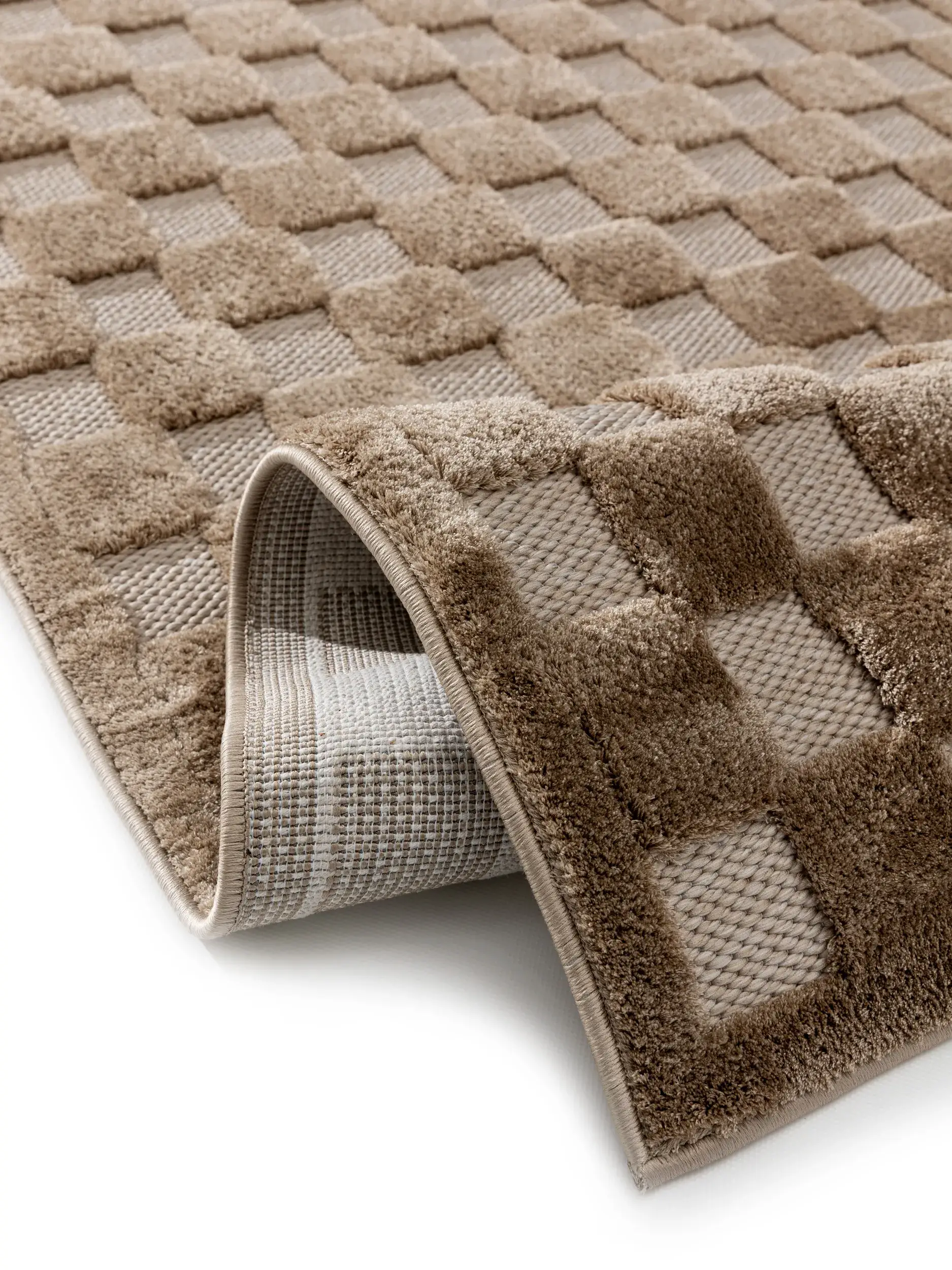 Teppich aus 100% Polyester (Microfiber) in Taupe mit 100% Polyester (Microfiber) hohem Flor von benuta Pop