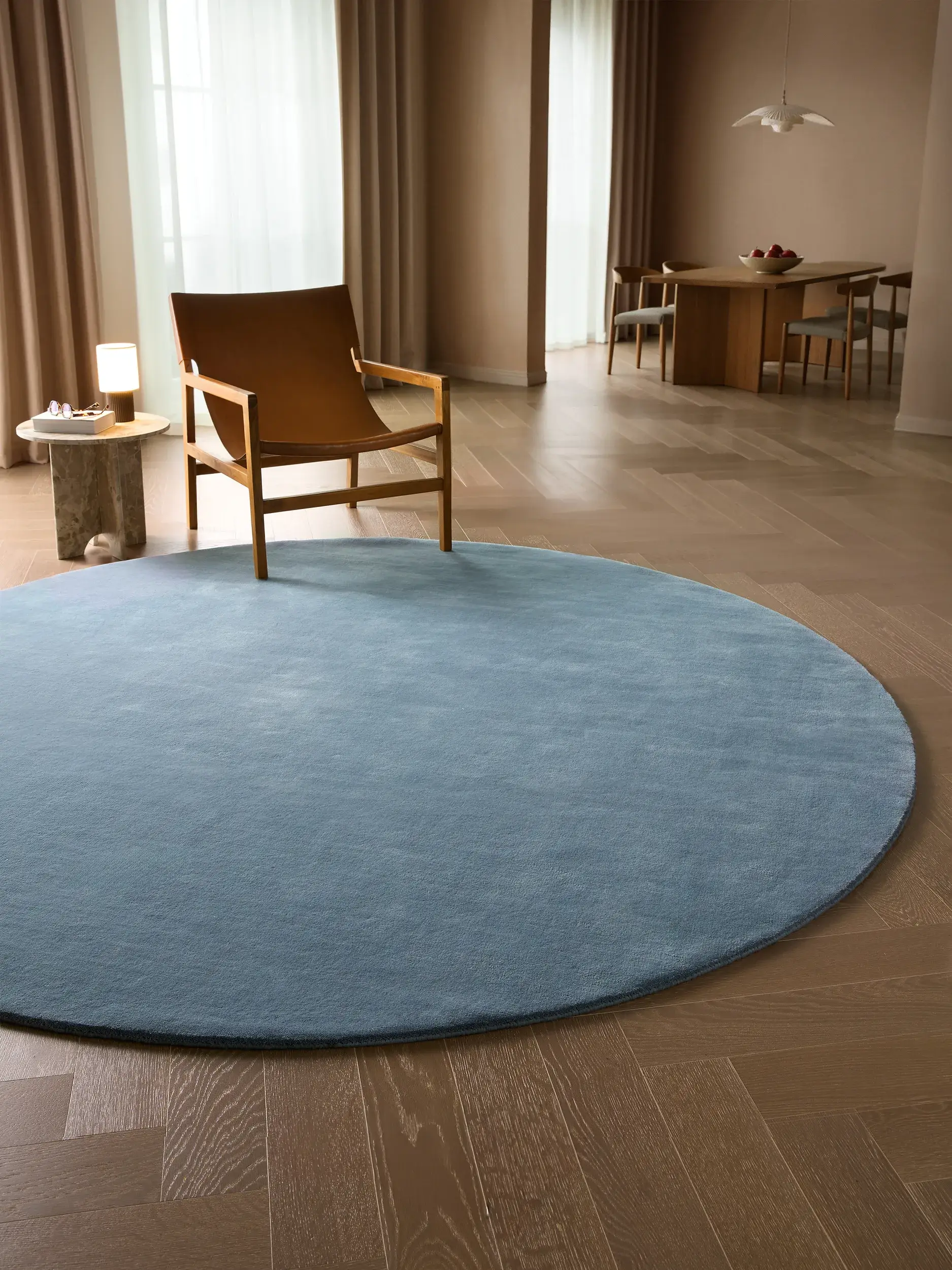 Teppich Mono aus 100% Wolle (aus Neuseeland) in Blau von benuta Finest