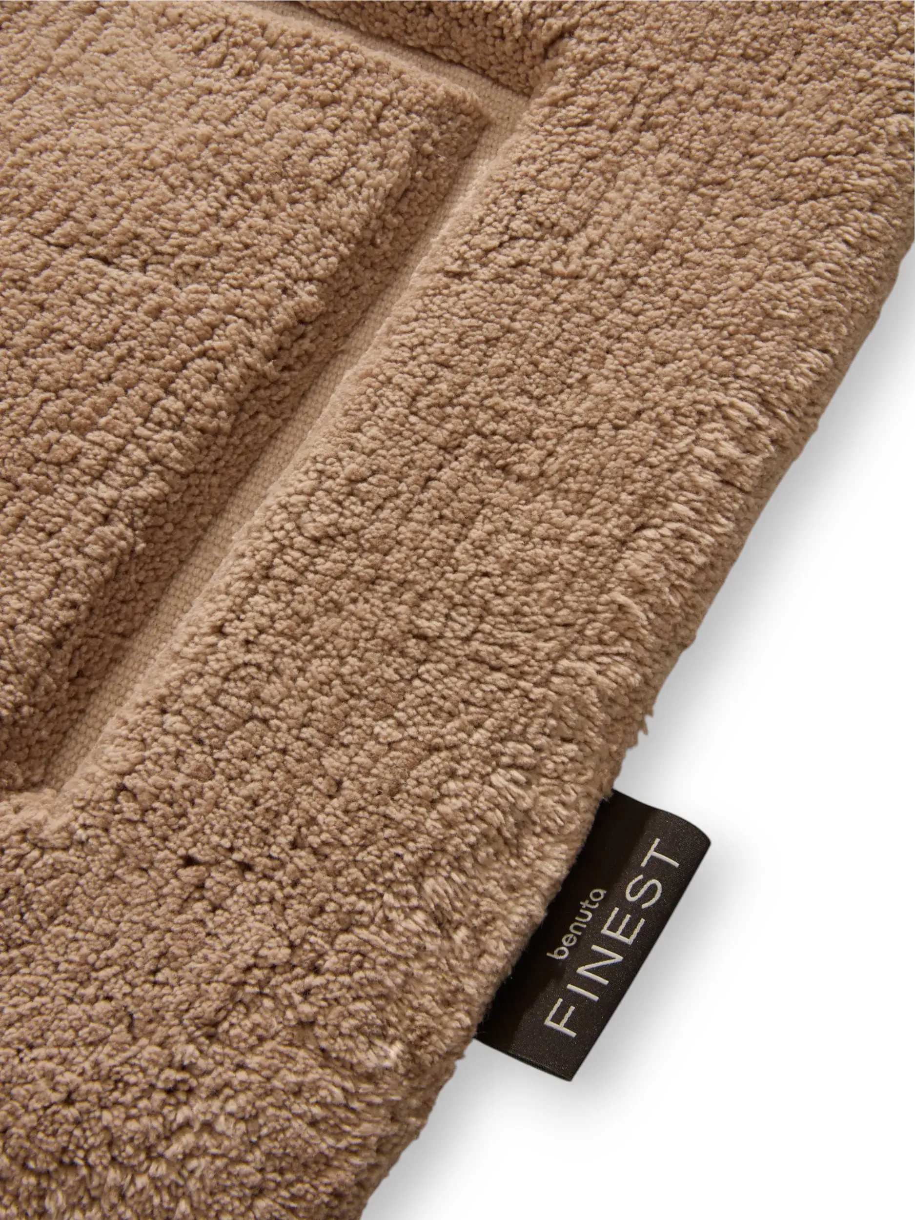 Tappeto da bagno Helios Taupe di benuta Finest
