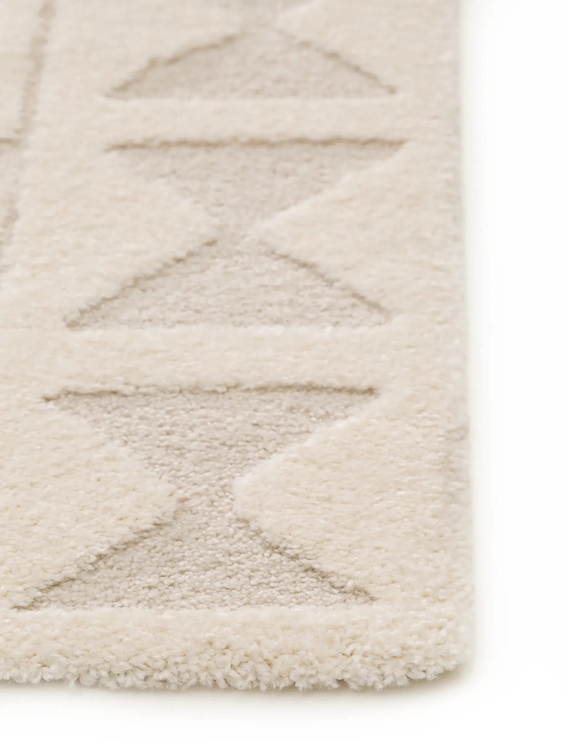 Teppich aus 60% Polypropylen, 40% Polyester in Beige mit 60% Polypropylen, 40% Polyester hohem Flor von Lytte