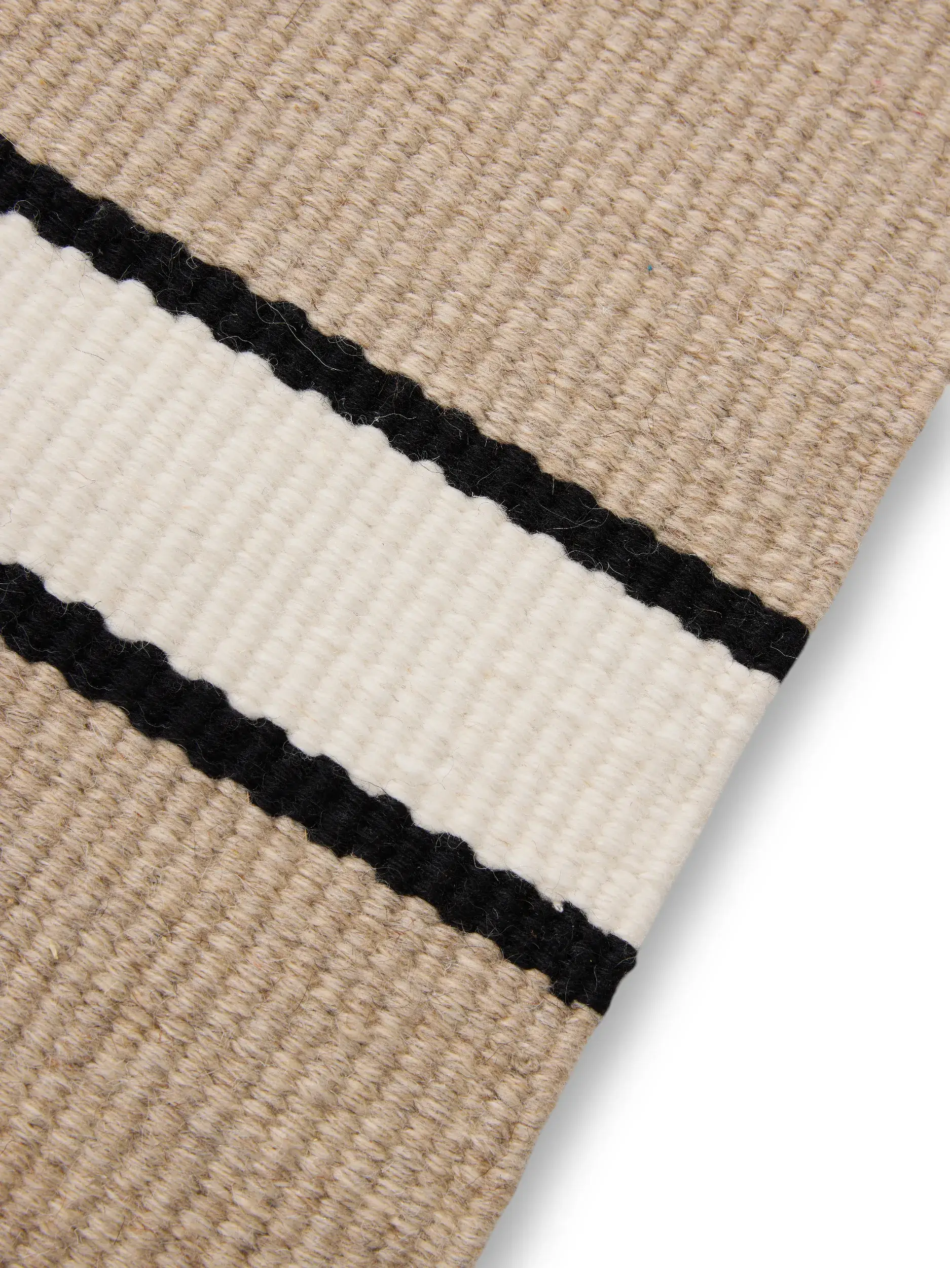 Rug made of 100% Wolle in Beige with a 100% Wolle high pile by benuta Pure