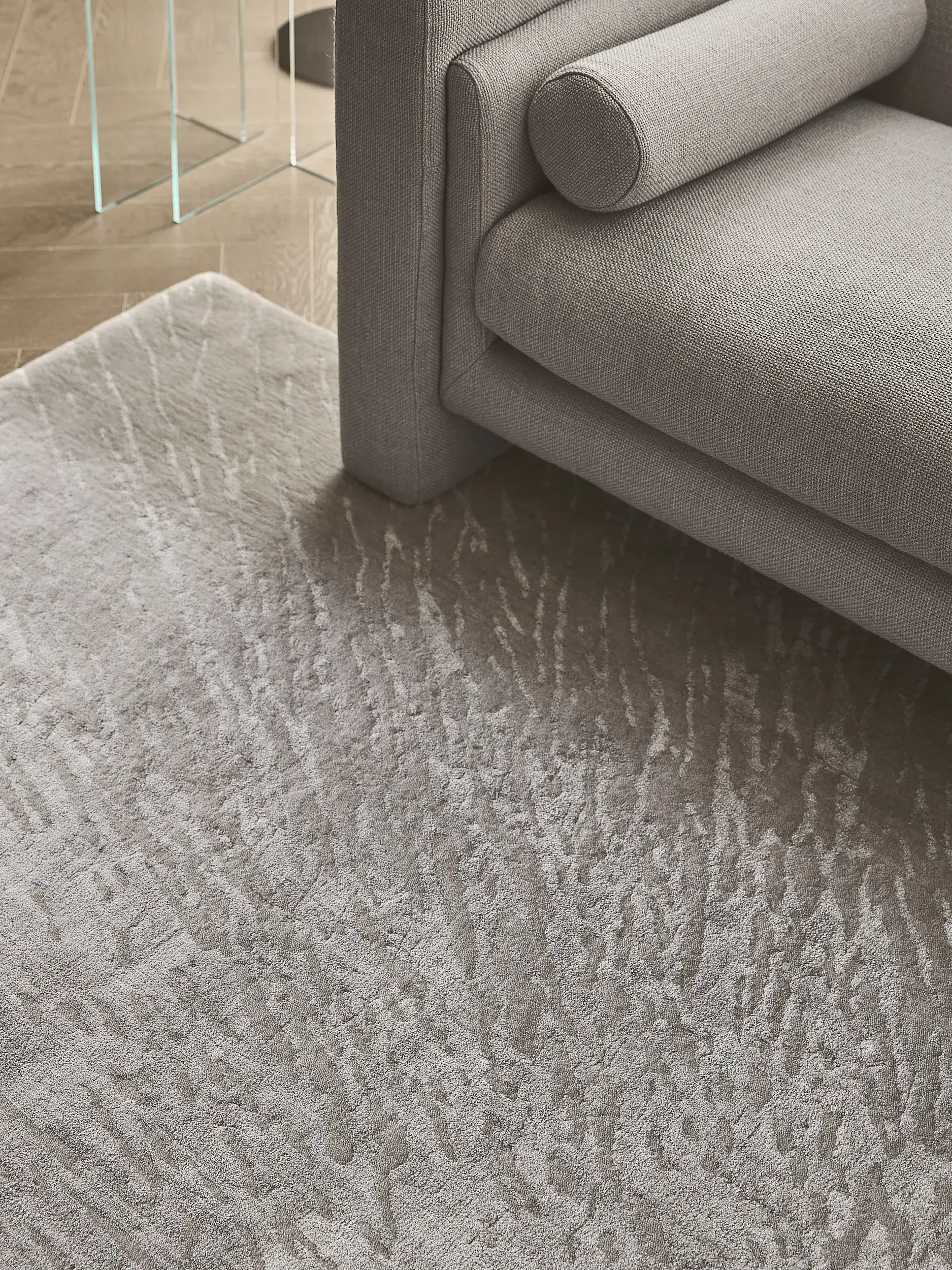 Teppich aus 100% Viscose in Grey mit 100% Viscose hohem Flor von benuta Finest