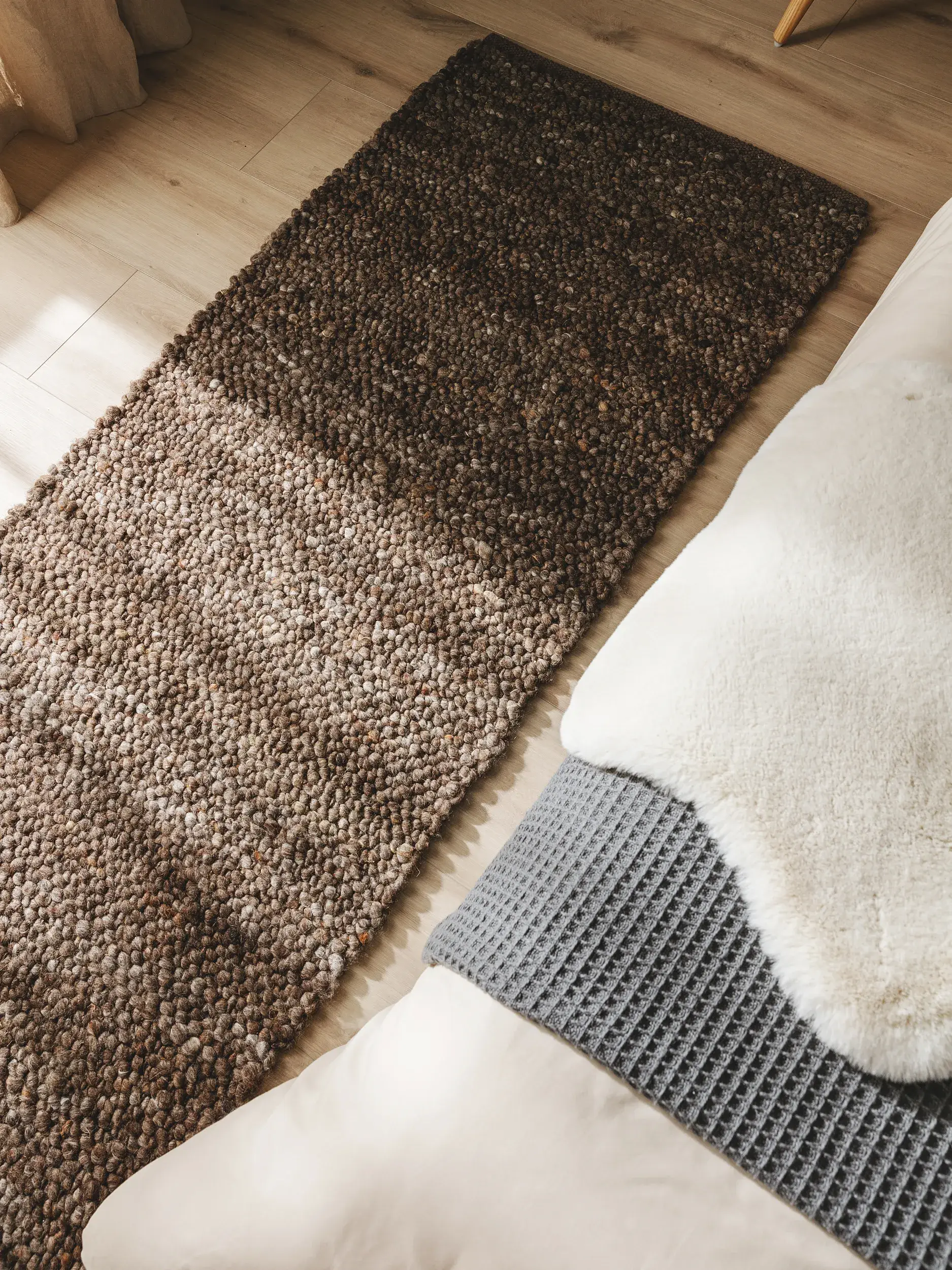 Teppich aus 70% Wolle, 30% Jute in Braun mit 70% Wolle, 30% Jute hohem Flor von benuta Pure