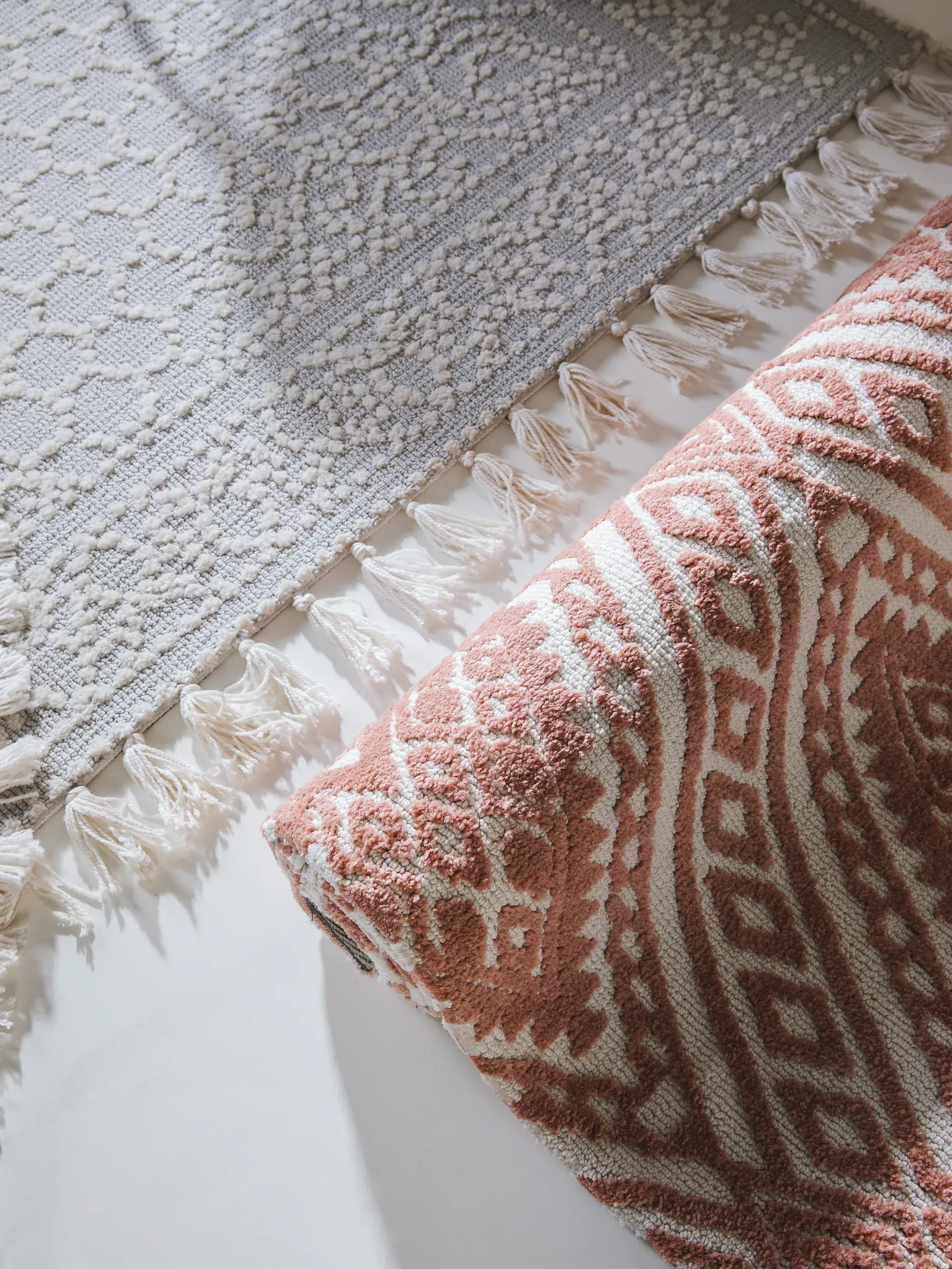 Rug made of 100% Polyester (Microfiber) in Rot with a 100% Polyester (Microfiber) high pile by benuta Nest
