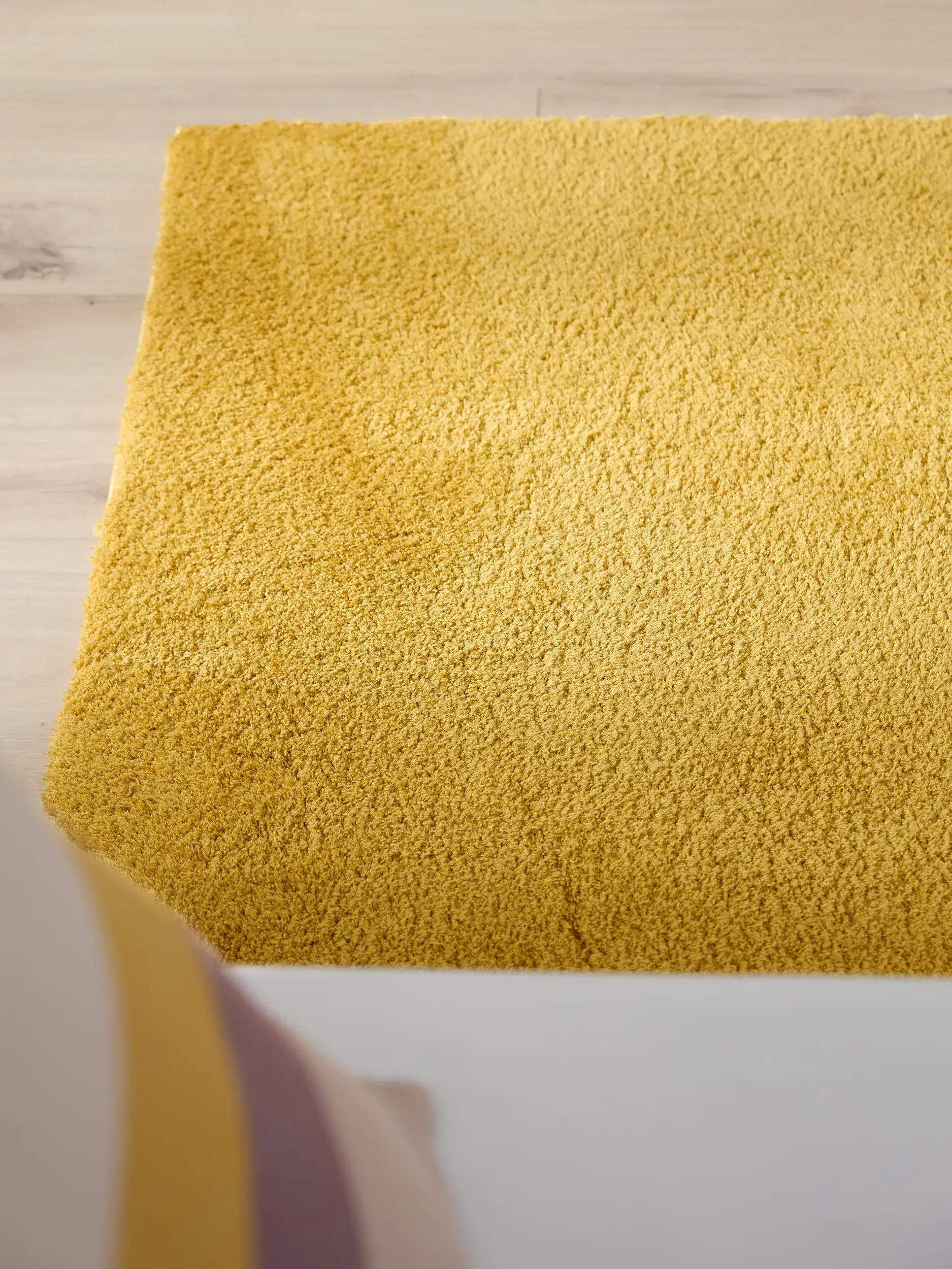 Teppich aus 100% Polyester in Gelb mit 100% Polyester hohem Flor von benuta Nest