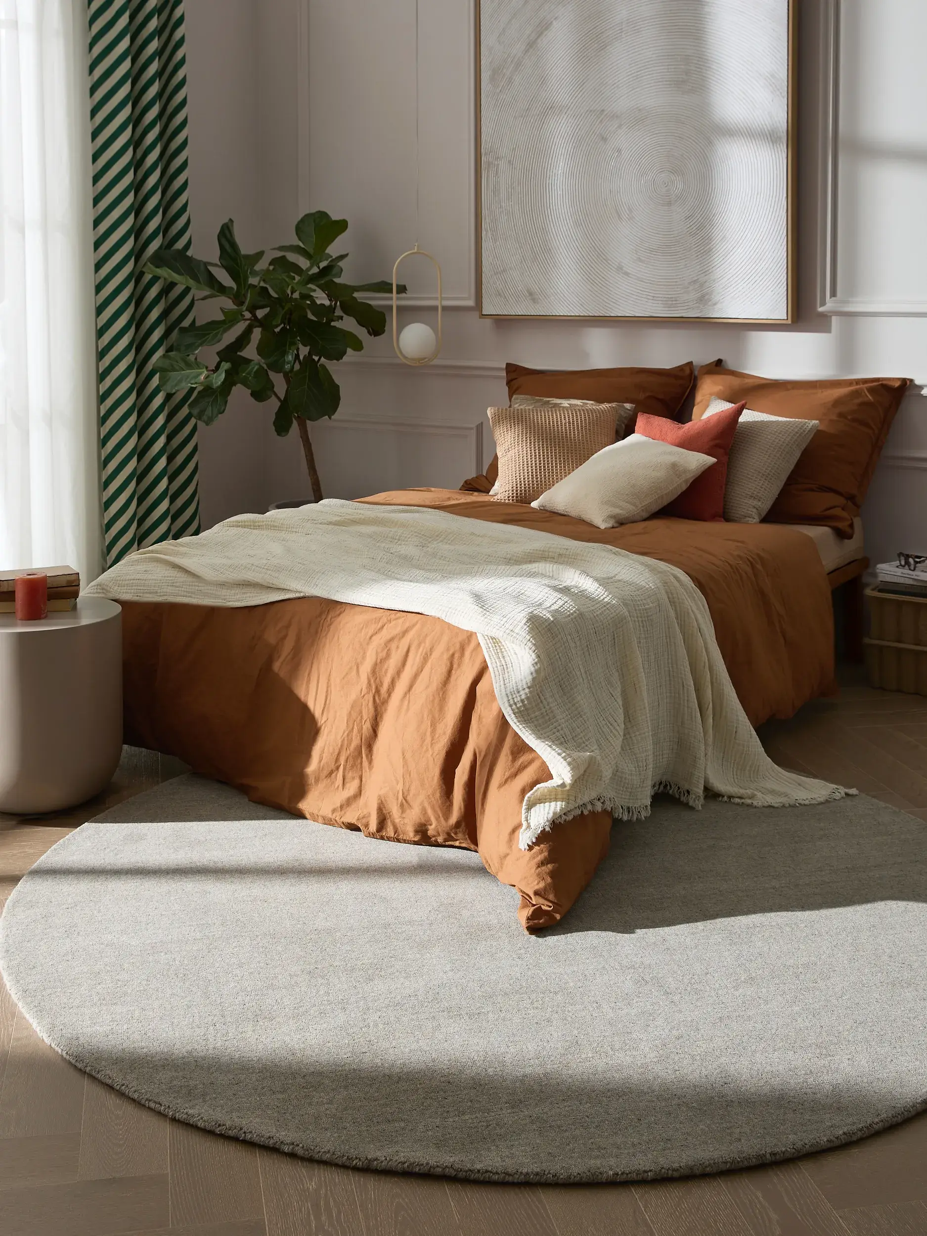 Teppich aus 100% Wolle in Grau mit 100% Wolle hohem Flor von benuta Pure