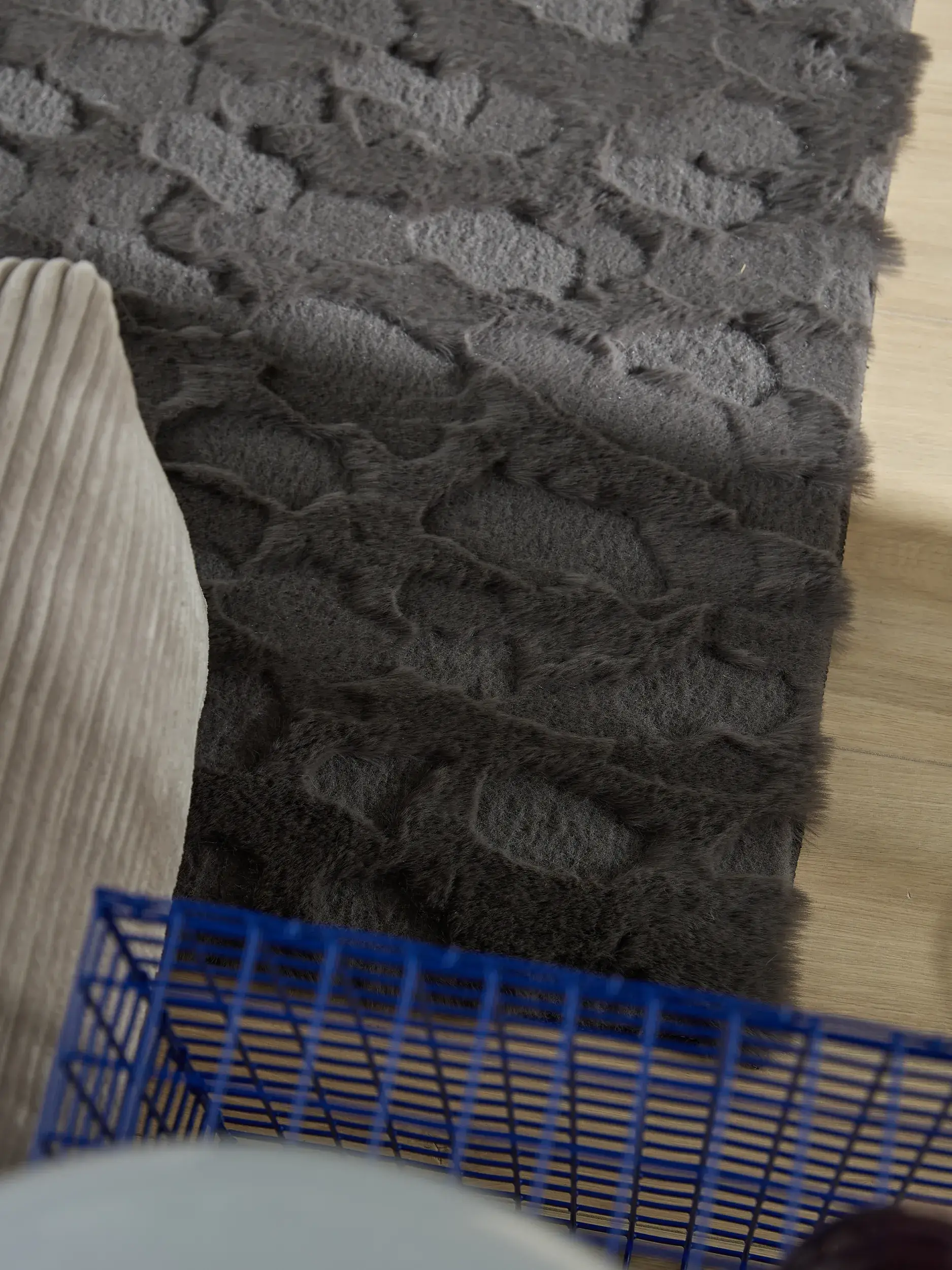 Rug made of 100% Polyester in Grey with a 100% Polyester high pile by benuta Pop